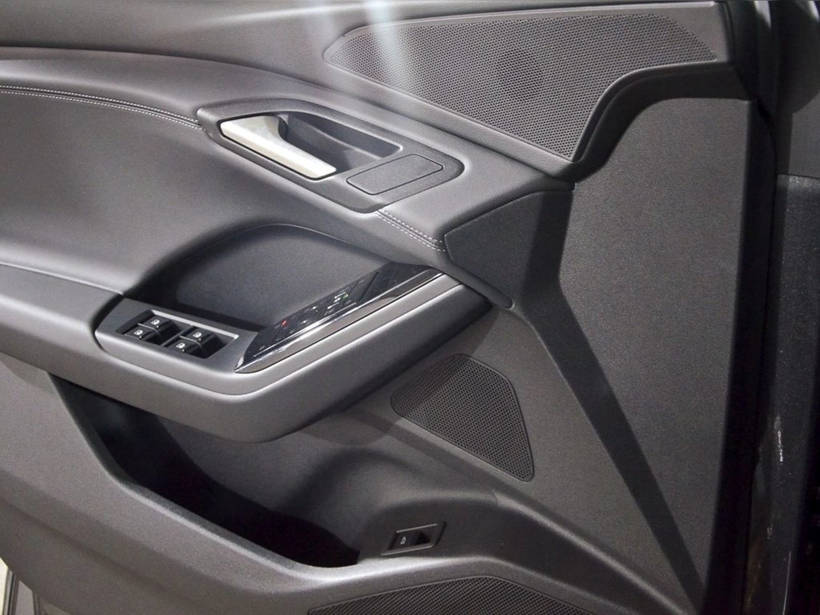 AUDI Q6 Sportback e-tron 55 S LINE QUATTRO 2025 - Imagen 15 de 17