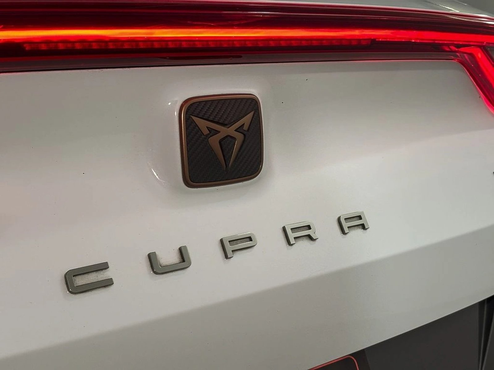 CUPRA FORMENTOR VZ 4DRIVE 4X4 2.0 AUT 2024 - Imagen 7 de 16