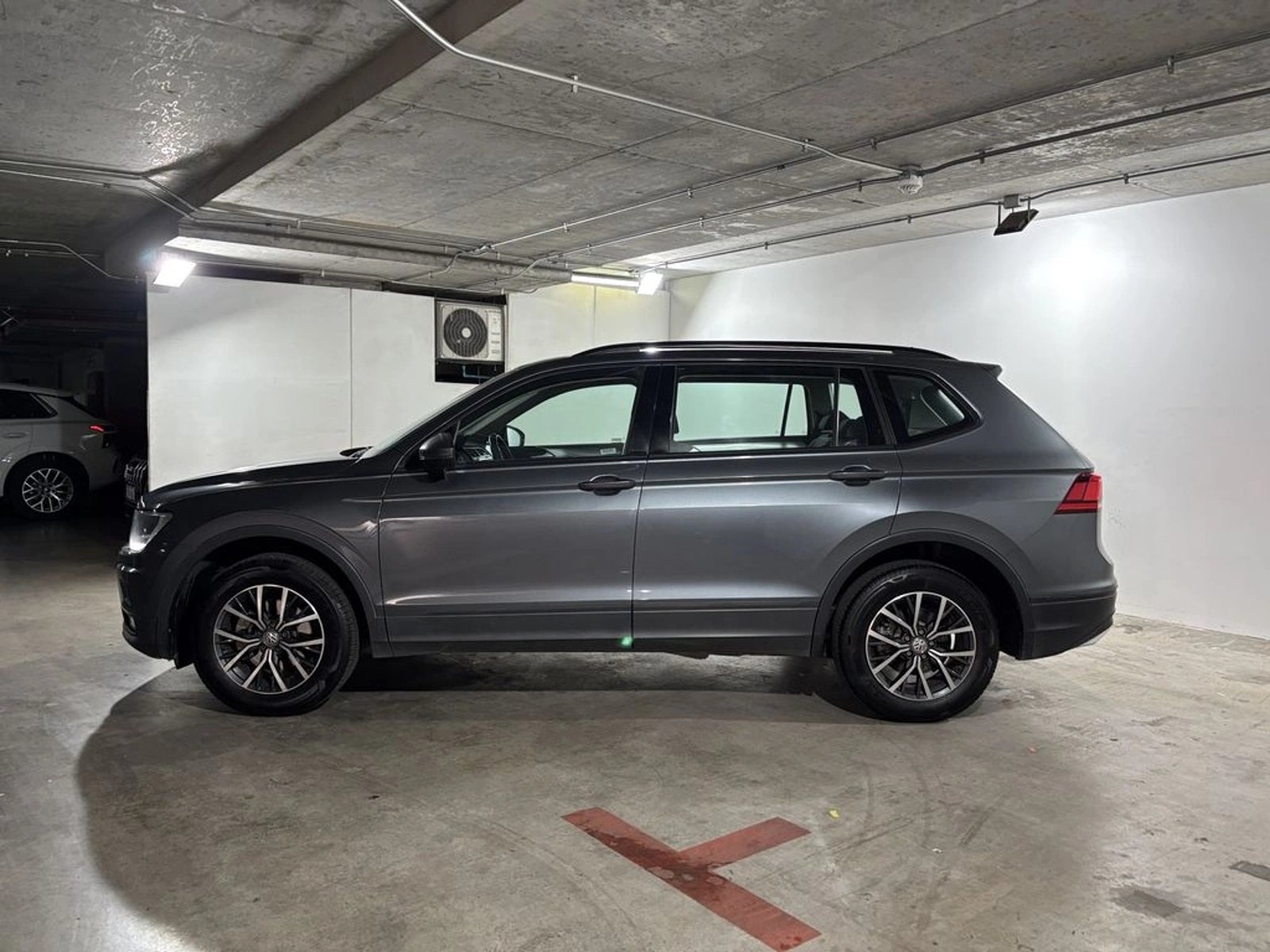 VOLKSWAGEN TIGUAN 1.4 TSI TRENDLINE 4X2 150 HP AT 5P 2022 - Imagen 9 de 17