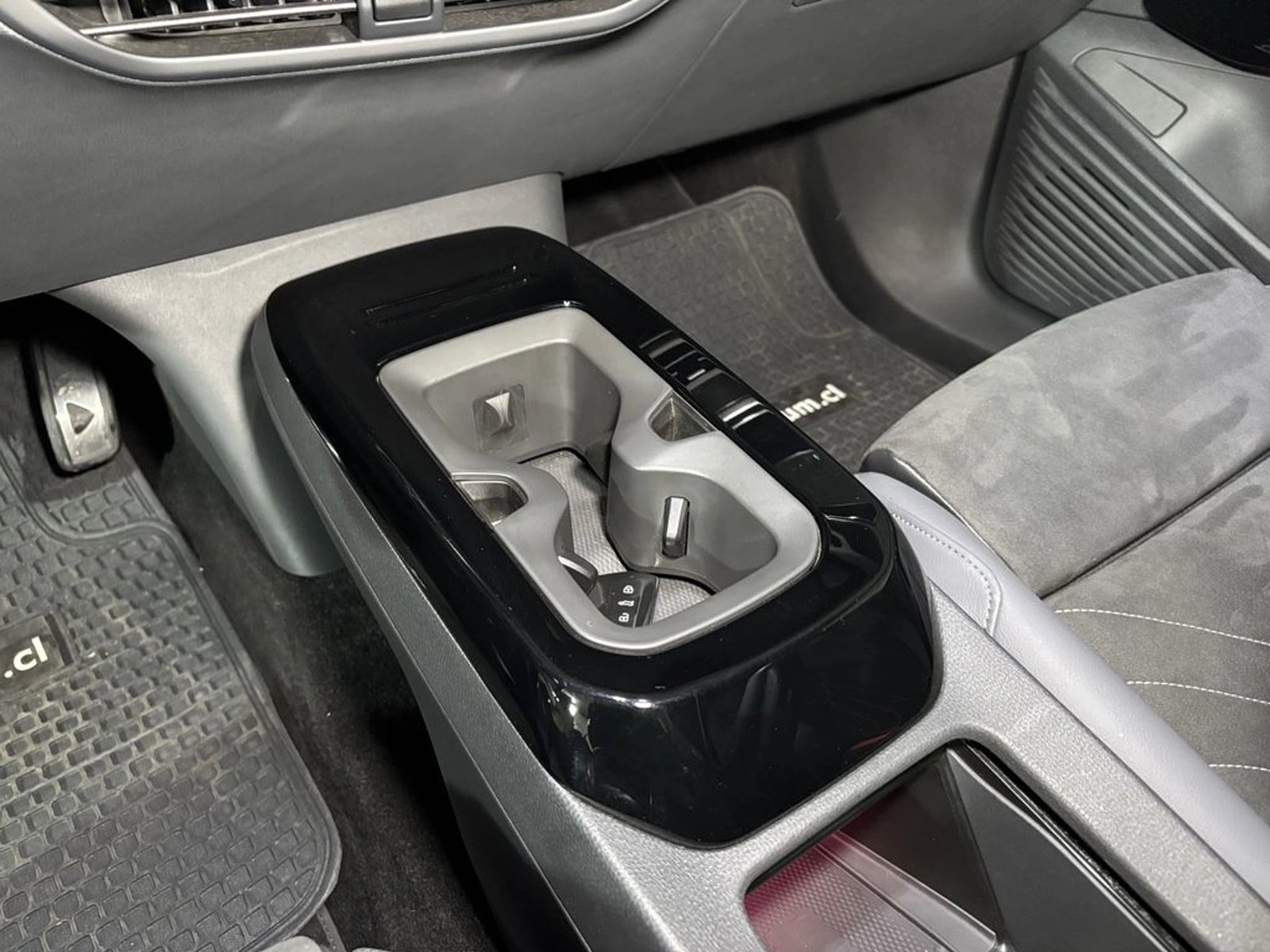 Volkswagen ID4 ELECTRICO RWD AT 5P 2025 - Imagen 15 de 19