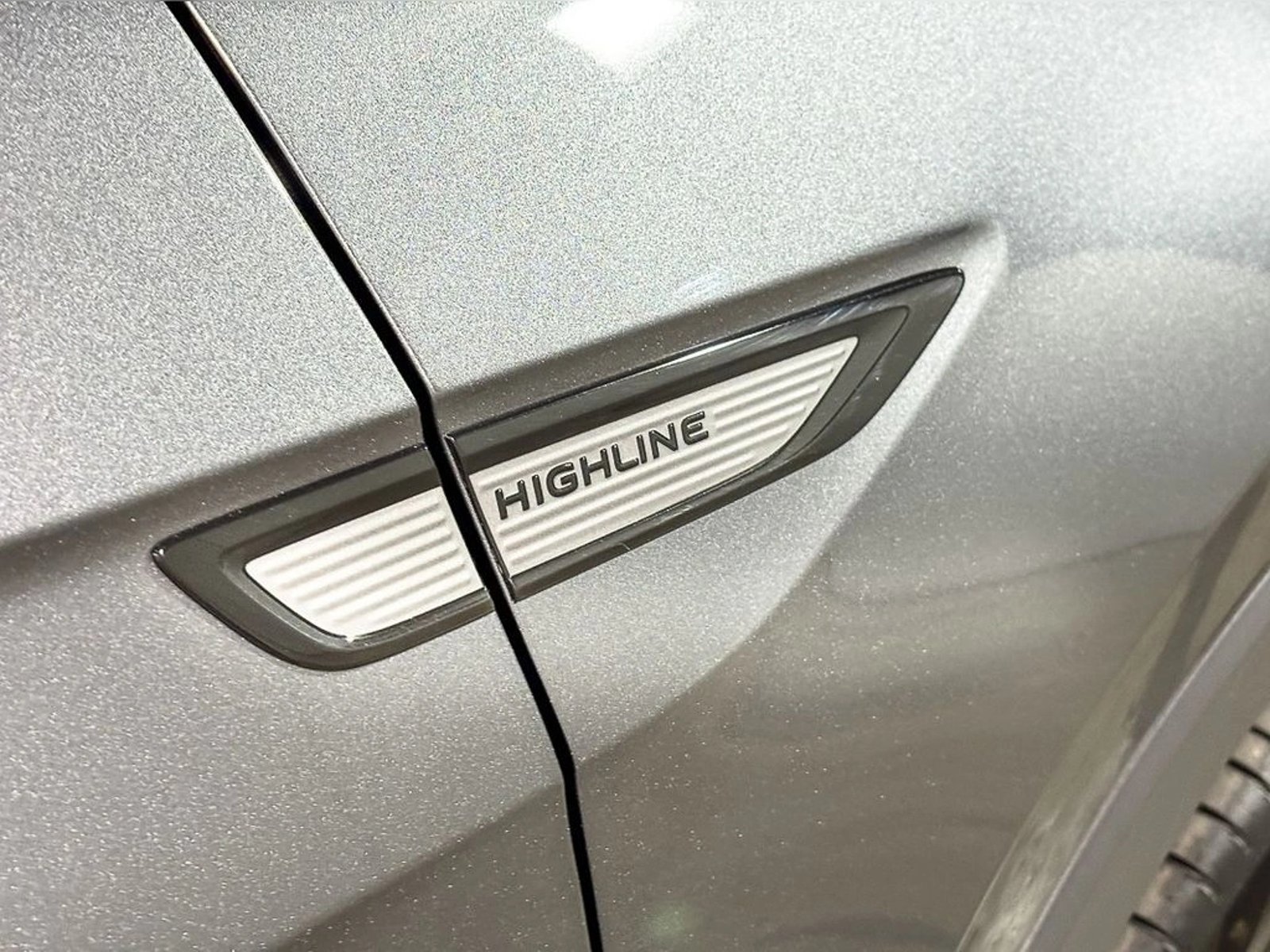VOLKSWAGEN T-CROSS 1.0 TSI AT Highline Sport 2026 - Foto 3 de 14