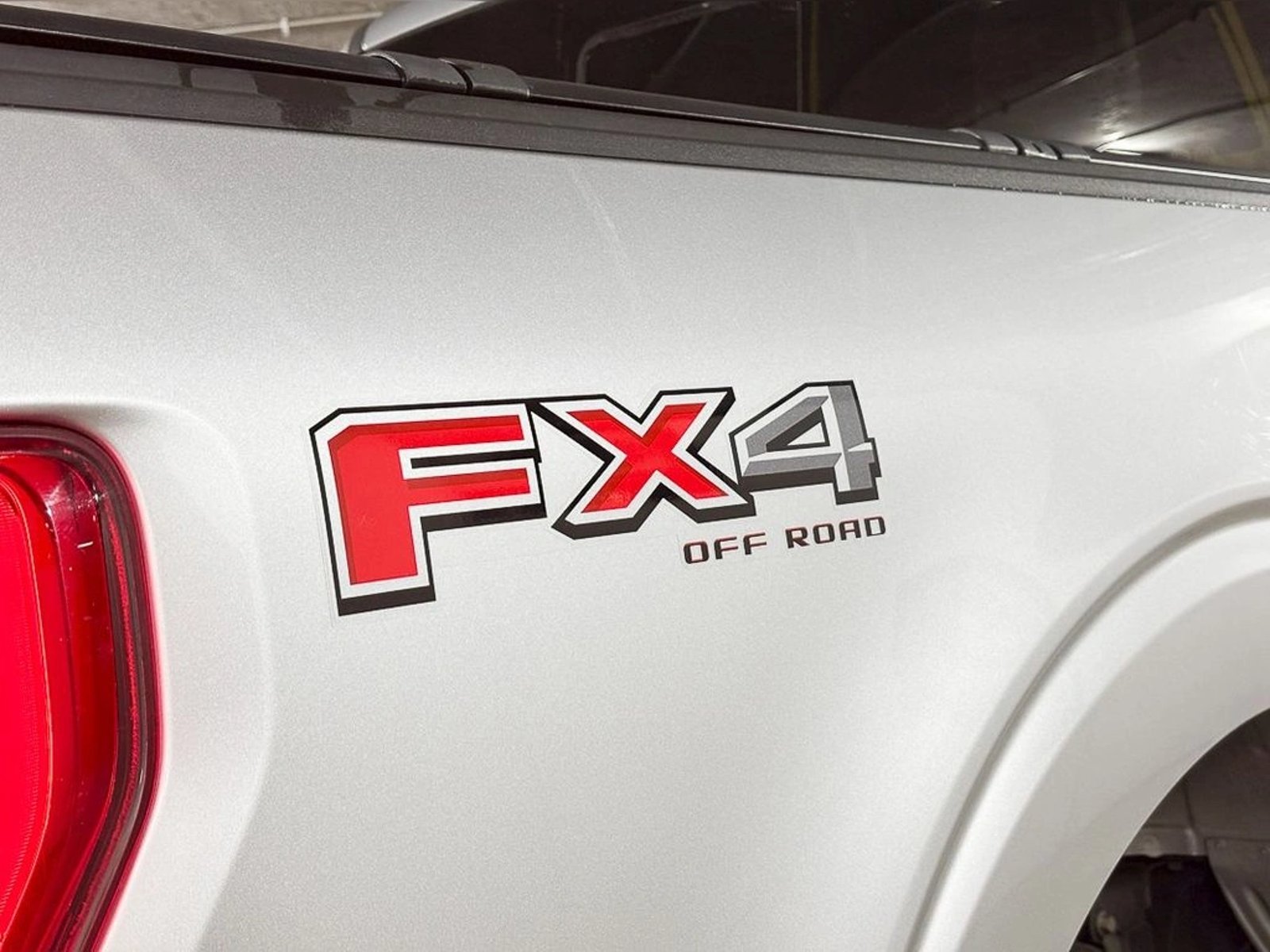 FORD F-150 LARIAT SPORT 4X4 5.0L AUT 2024 - Imagen 6 de 19