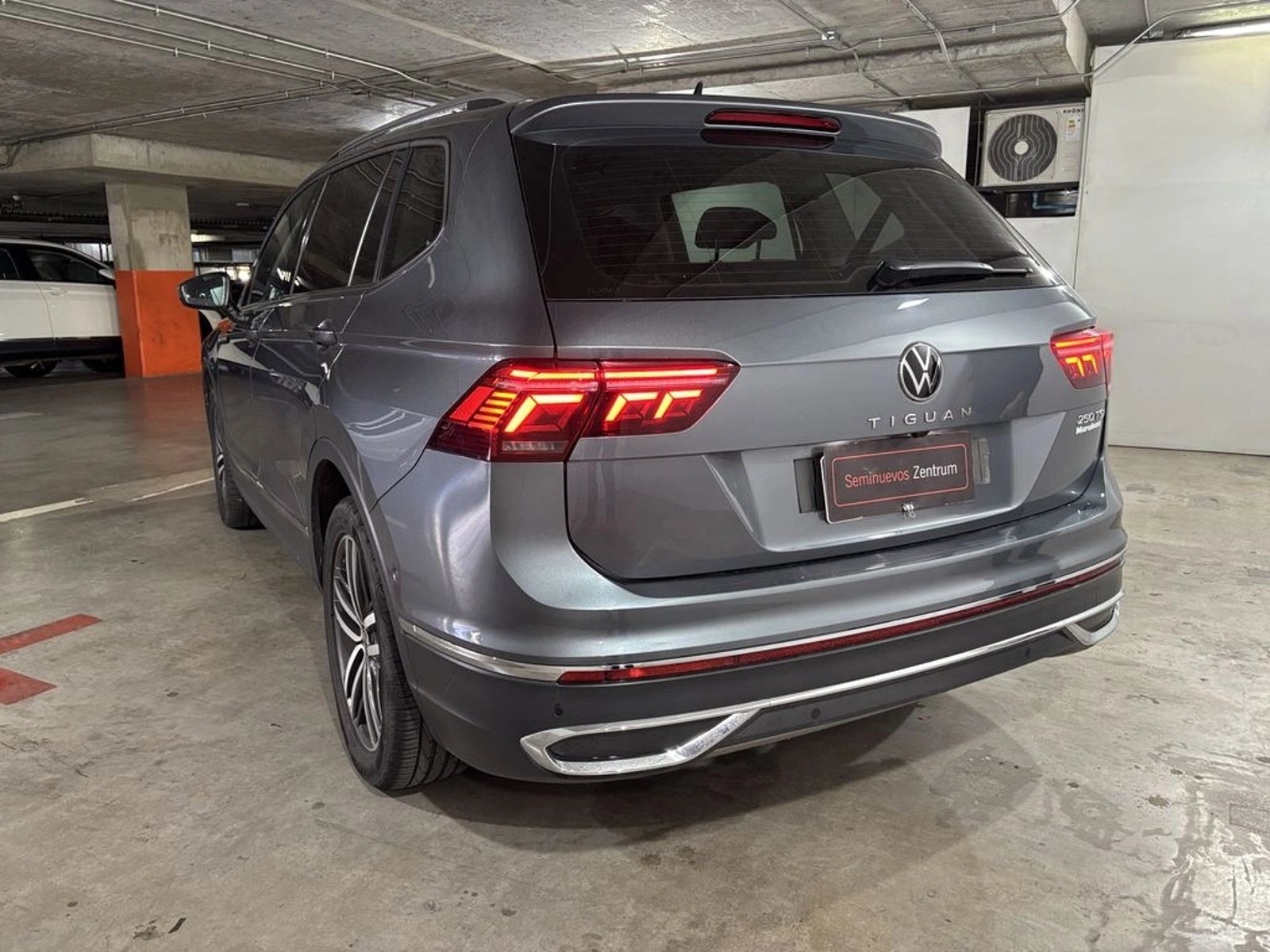 Volkswagen TIGUAN TSI 4X2 1.4 AUT 2023 - Imagen 7 de 18