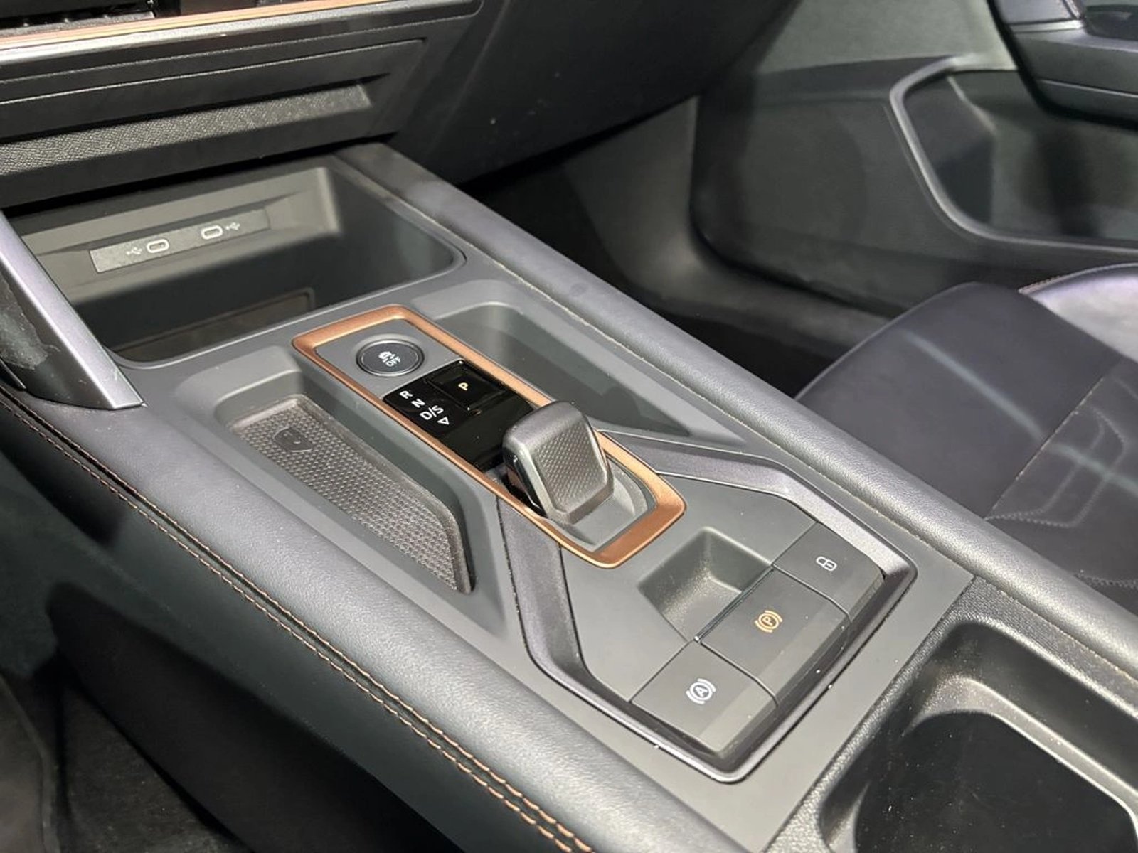 Cupra FORMENTOR VZ 2.0 TSI AT 4DRIVE 2025 - Imagen 17 de 20