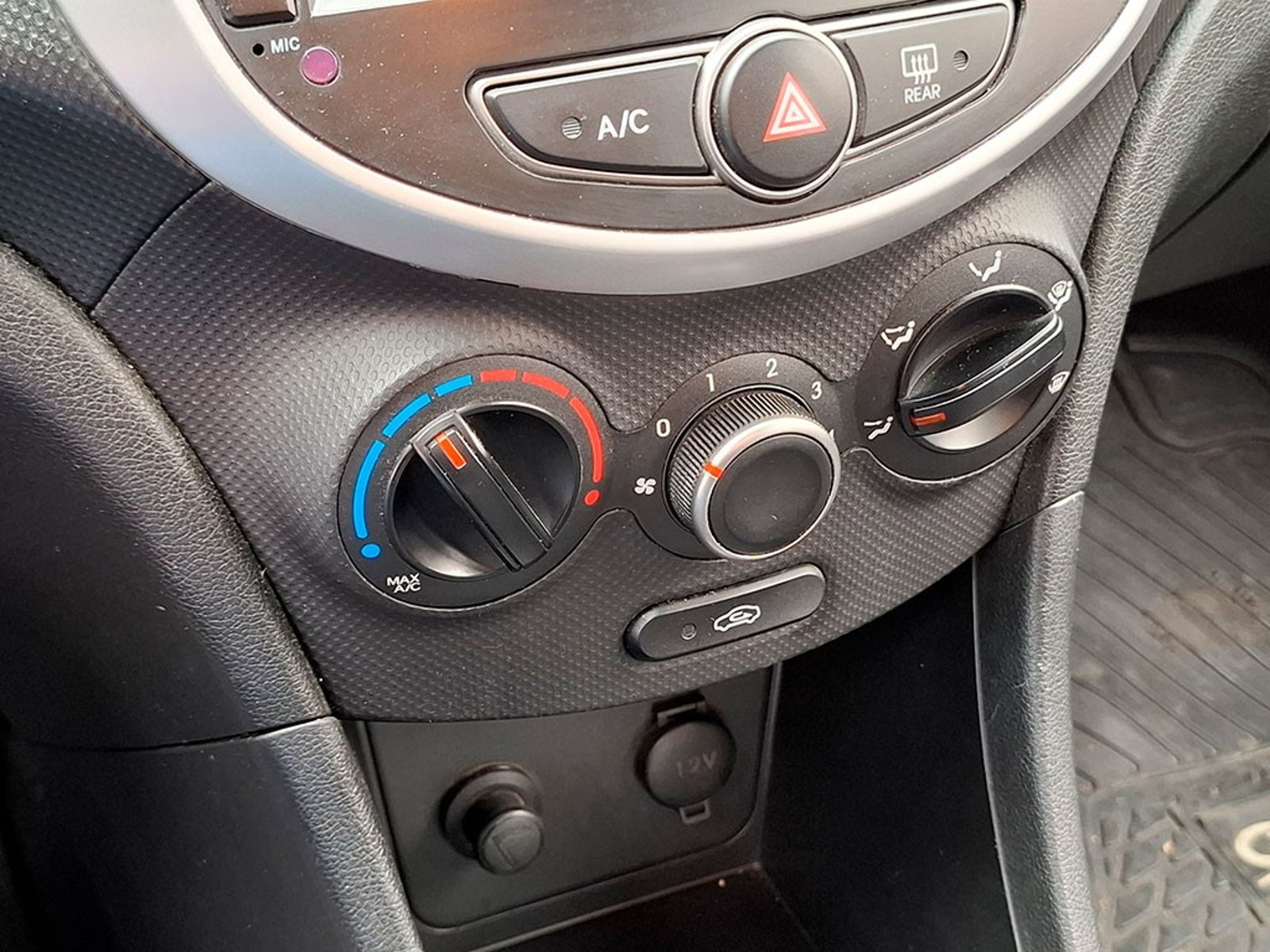Hyundai ACCENT RB 1.4 2019 - Imagen 17 de 20