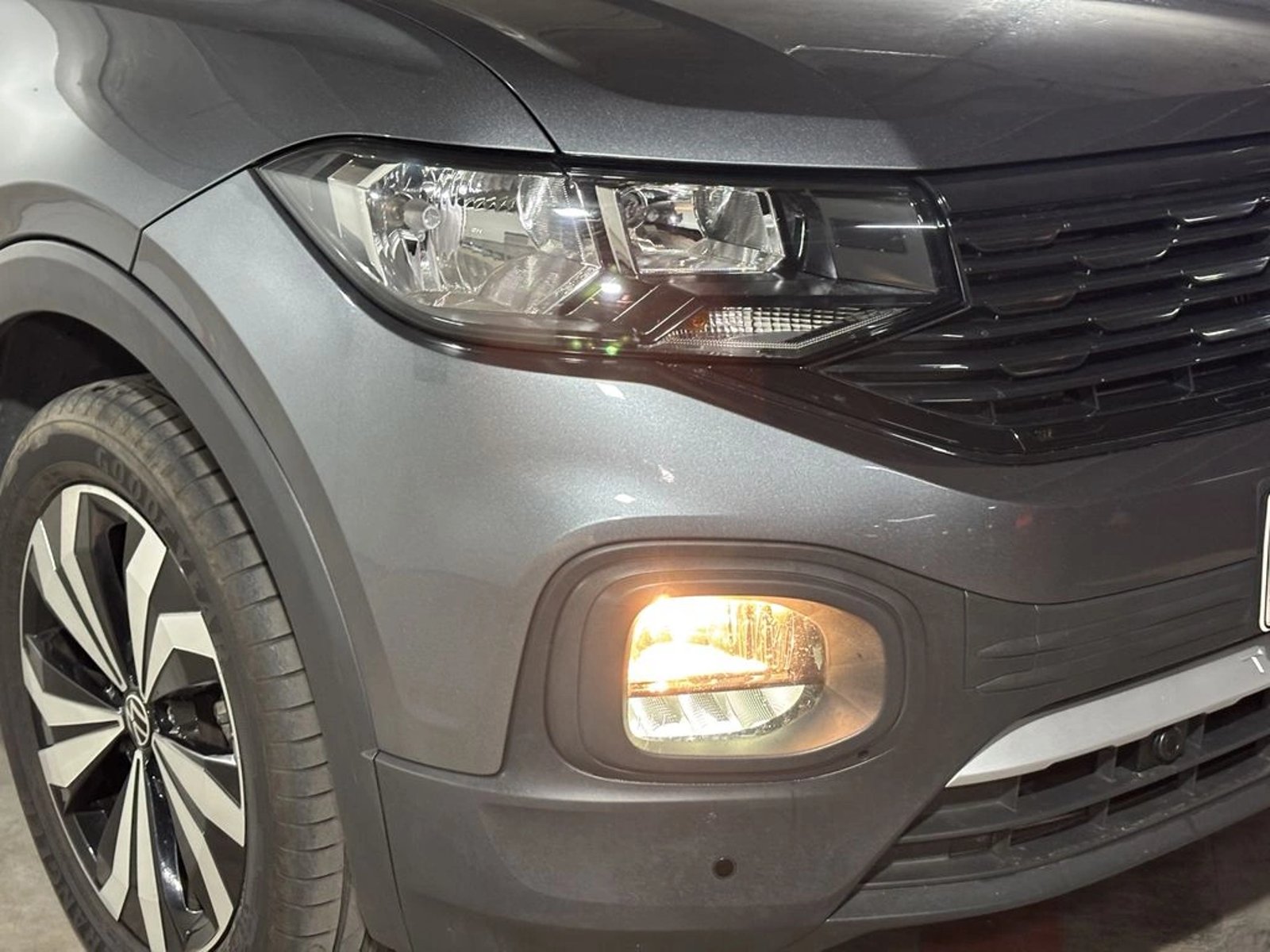 VOLKSWAGEN T-CROSS 1.0 TSI MT Comfortline 2023 - Foto 4 de 17