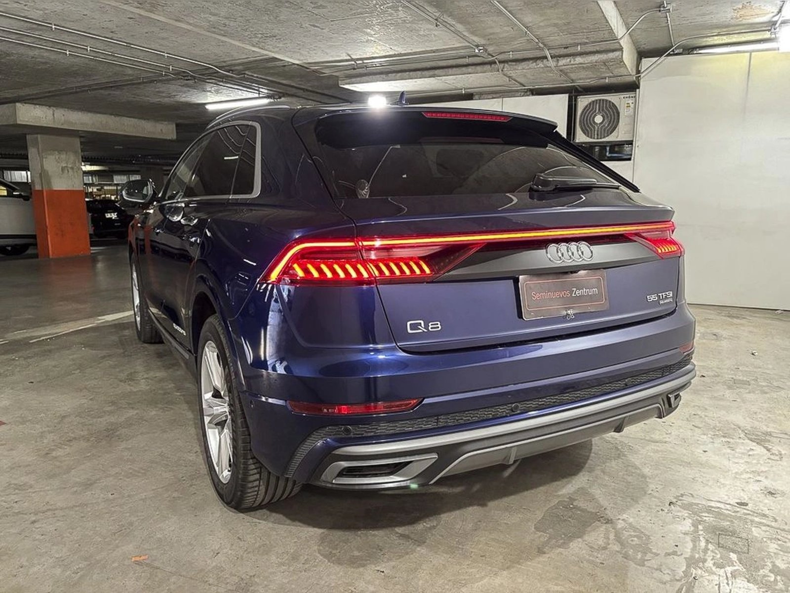 Audi Q8 Q8 55 TFSI Sport 2023 - Foto 4 de 15