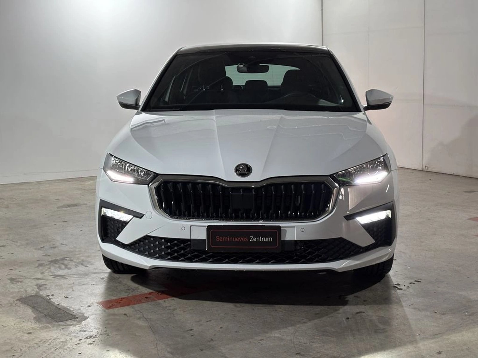 Skoda SCALA 1.5 TSI AT - Design 2025 - Foto 2 de 16