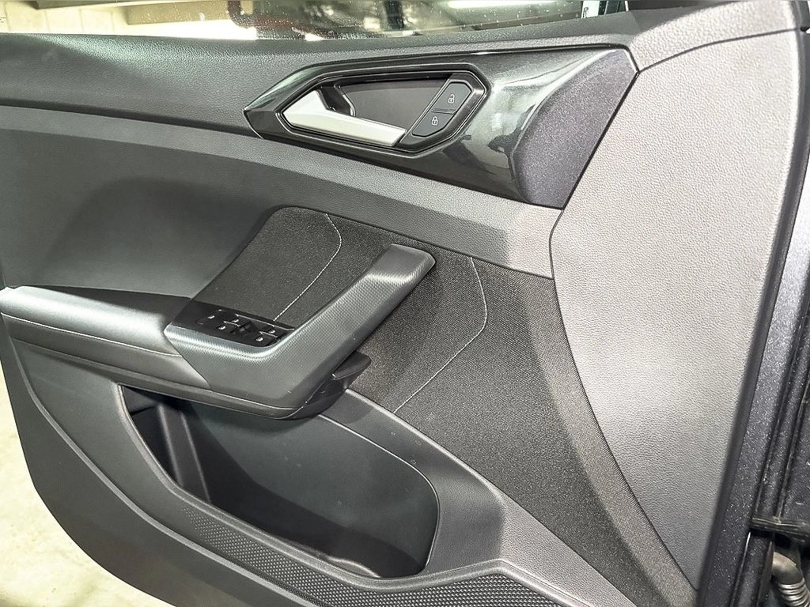 VOLKSWAGEN T-CROSS 1.0 TSI AT Highline Sport 2026 - Imagen 14 de 14