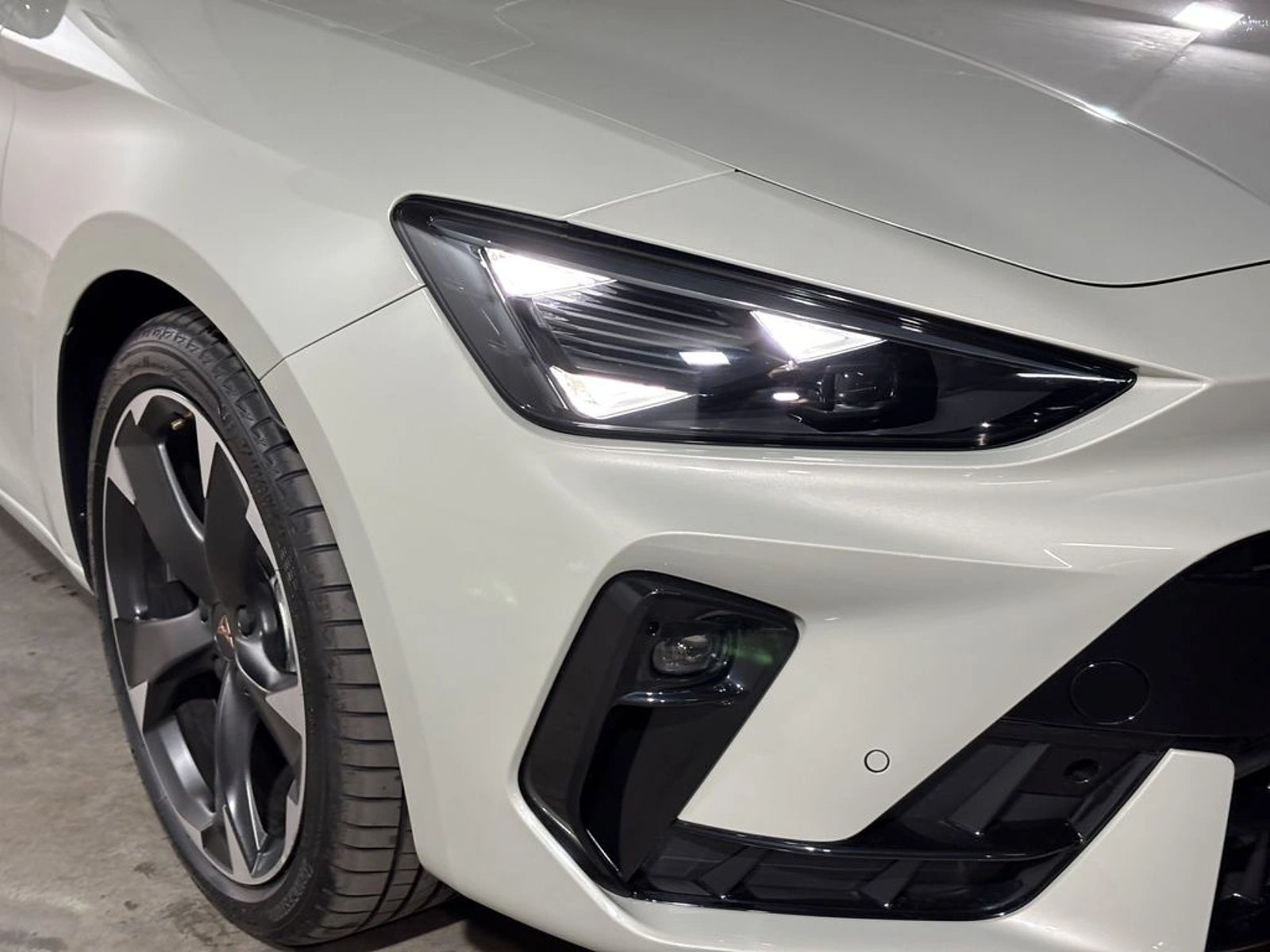 CUPRA LEÓN 1.5 TSI mHEV AT 2025 - Foto 4 de 17