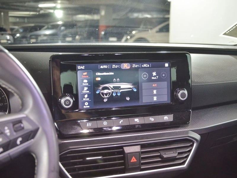 SEAT LEON TSI AT8 1.4 AUT 2023 - Imagen 7 de 10
