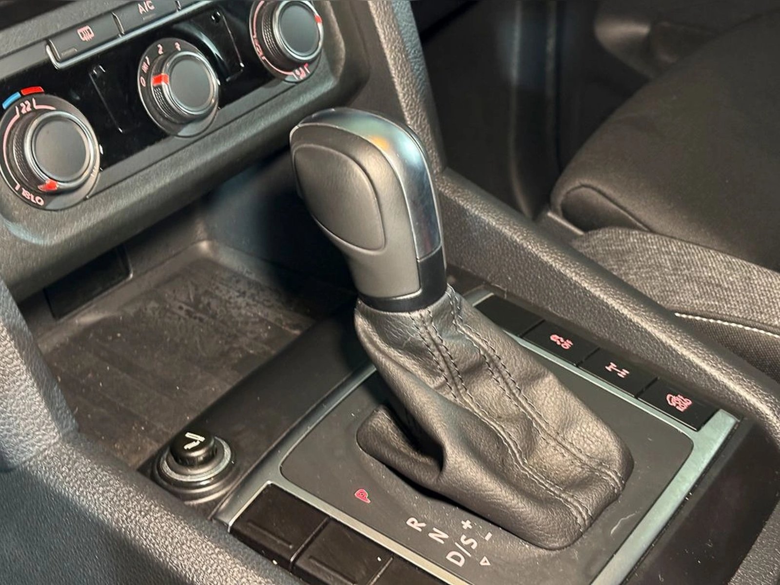 VOLKSWAGEN AMAROK V6 3.0 TDI AT Comfortline 4Motion 2026 - Imagen 11 de 16