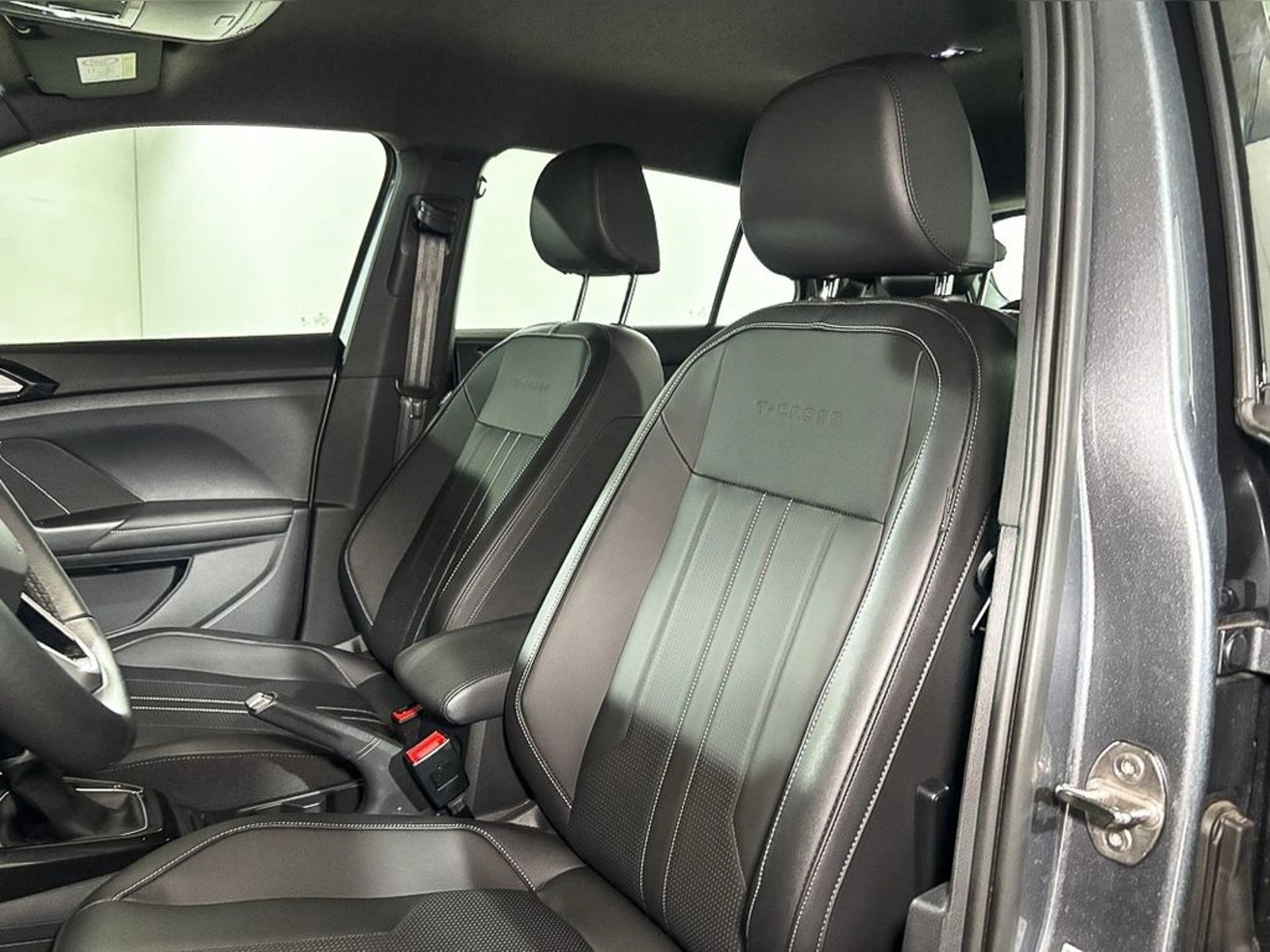 VOLKSWAGEN T-CROSS 1.0 TSI AT Highline Sport 2026 - Imagen 8 de 14