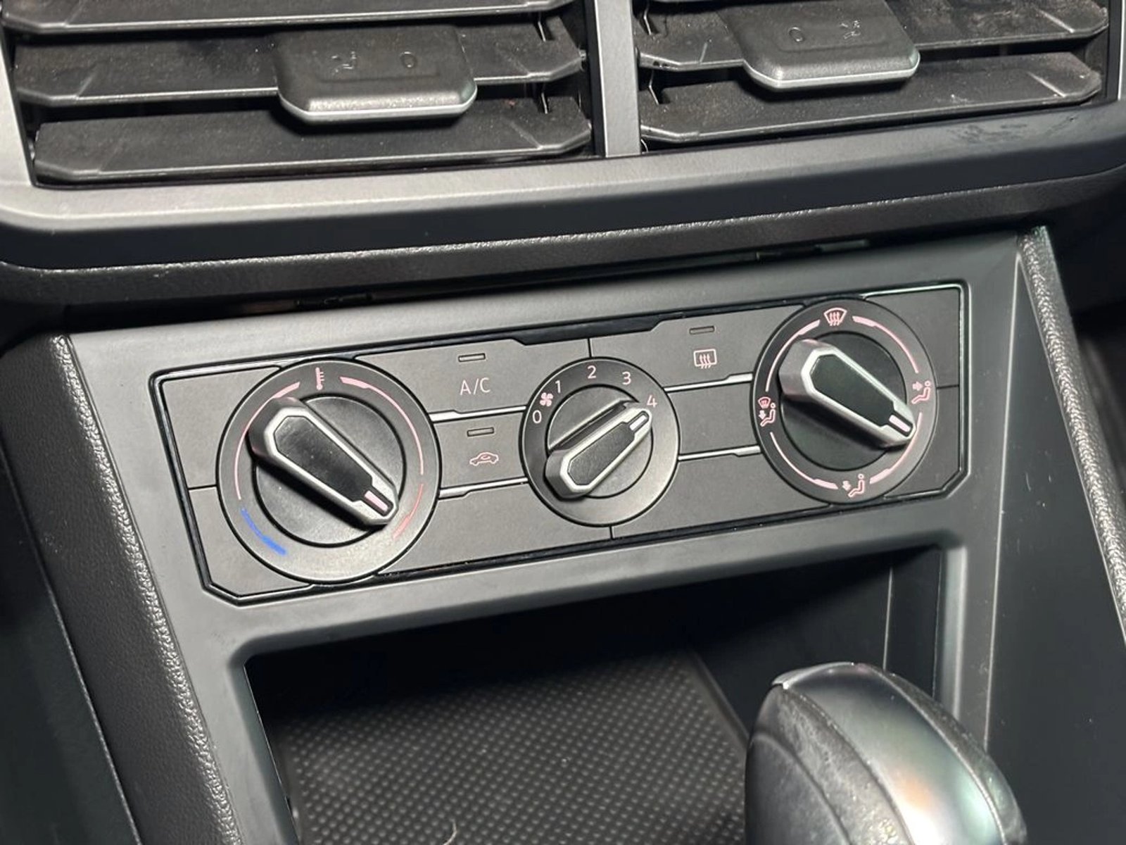 VOLKSWAGEN NIVUS 1.0 TSI COMFORTLINE 2023 - Imagen 12 de 16