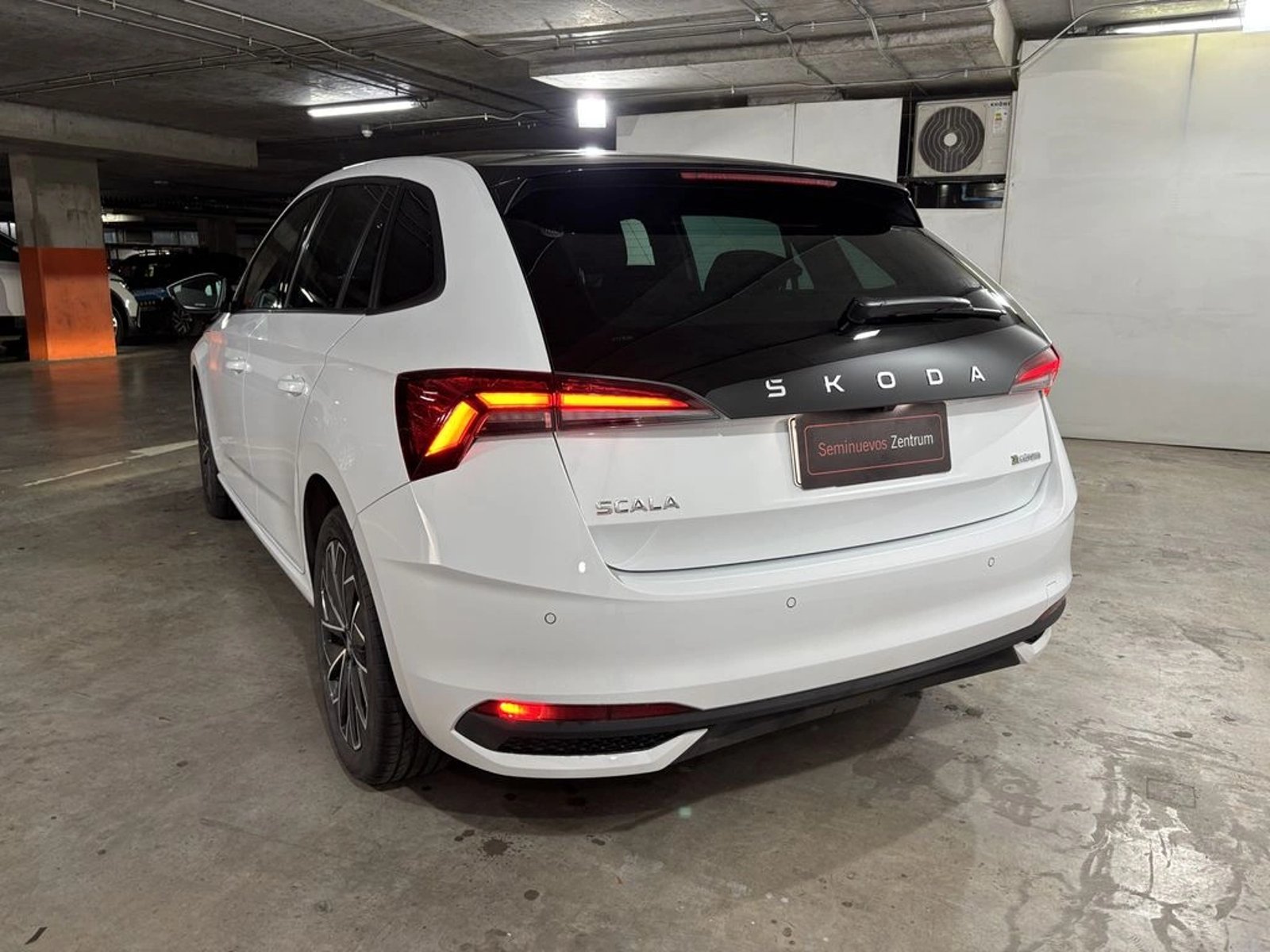 Skoda SCALA 1.5 TSI AT - Design 2025 - Imagen 6 de 16
