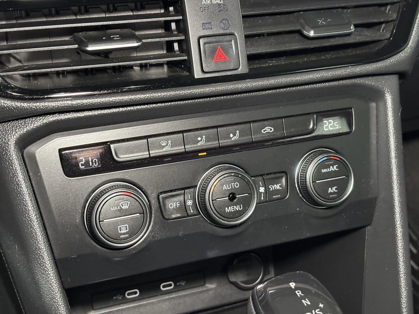 VOLKSWAGEN TAOS 1.4 TSI AT Comfortline 2023 - Imagen 12 de 16