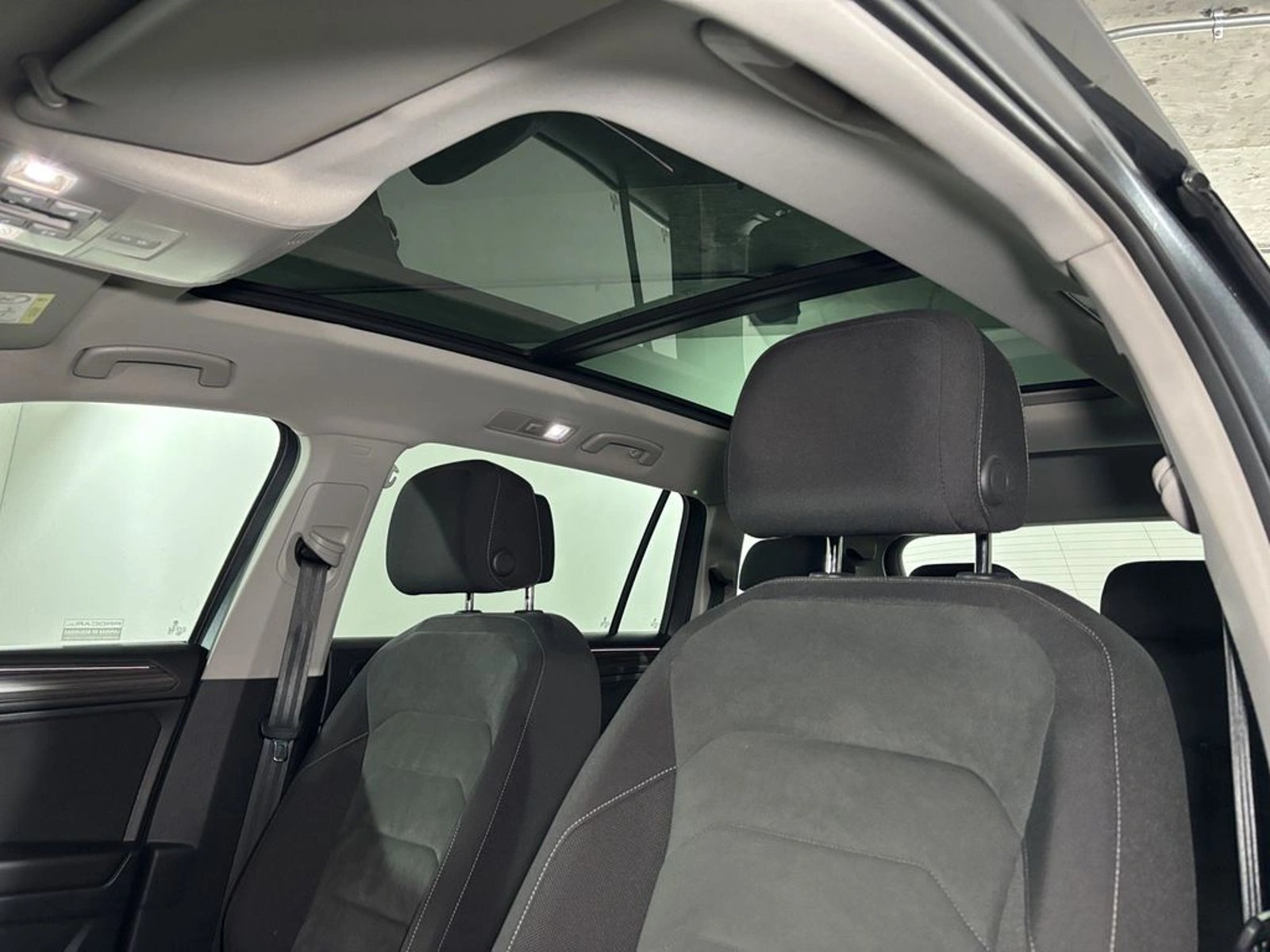 Volkswagen TIGUAN TSI 4X2 1.4 AUT 2023 - Imagen 12 de 18