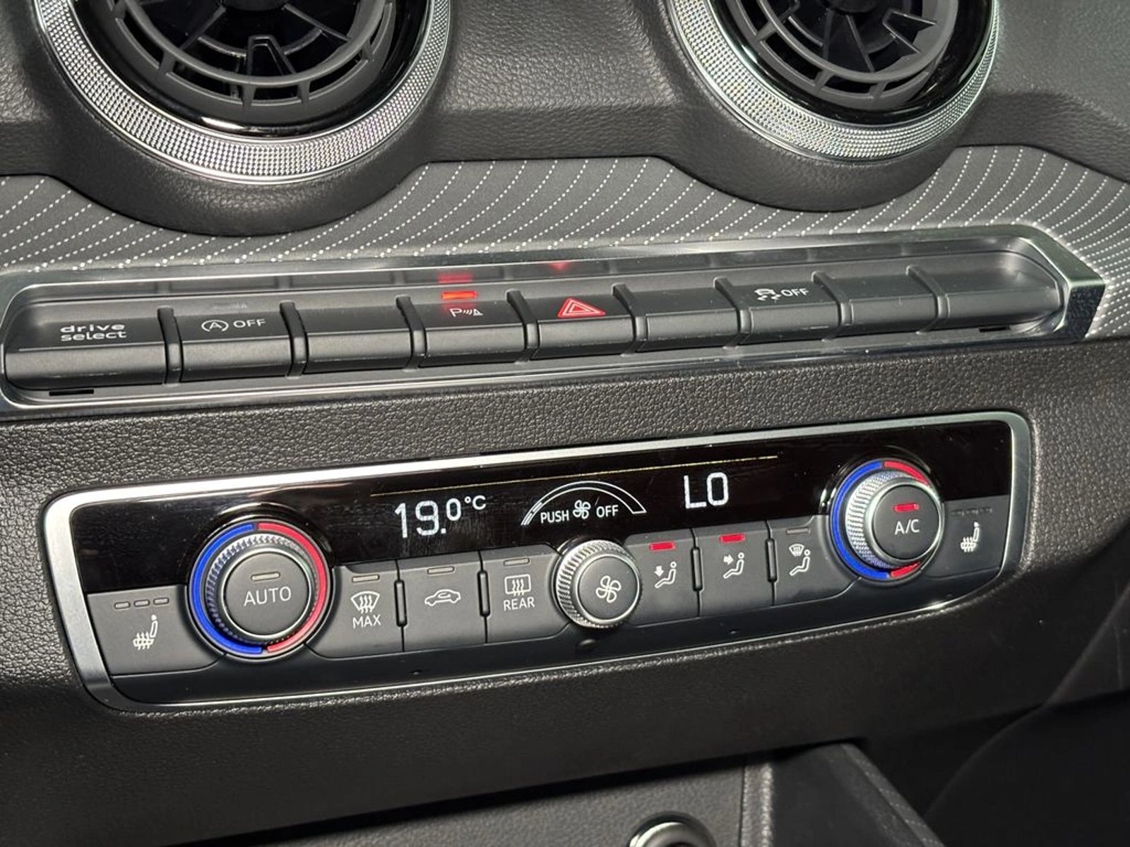 Audi Q2 PI 35 TFSI Sport 2025 - Imagen 12 de 16