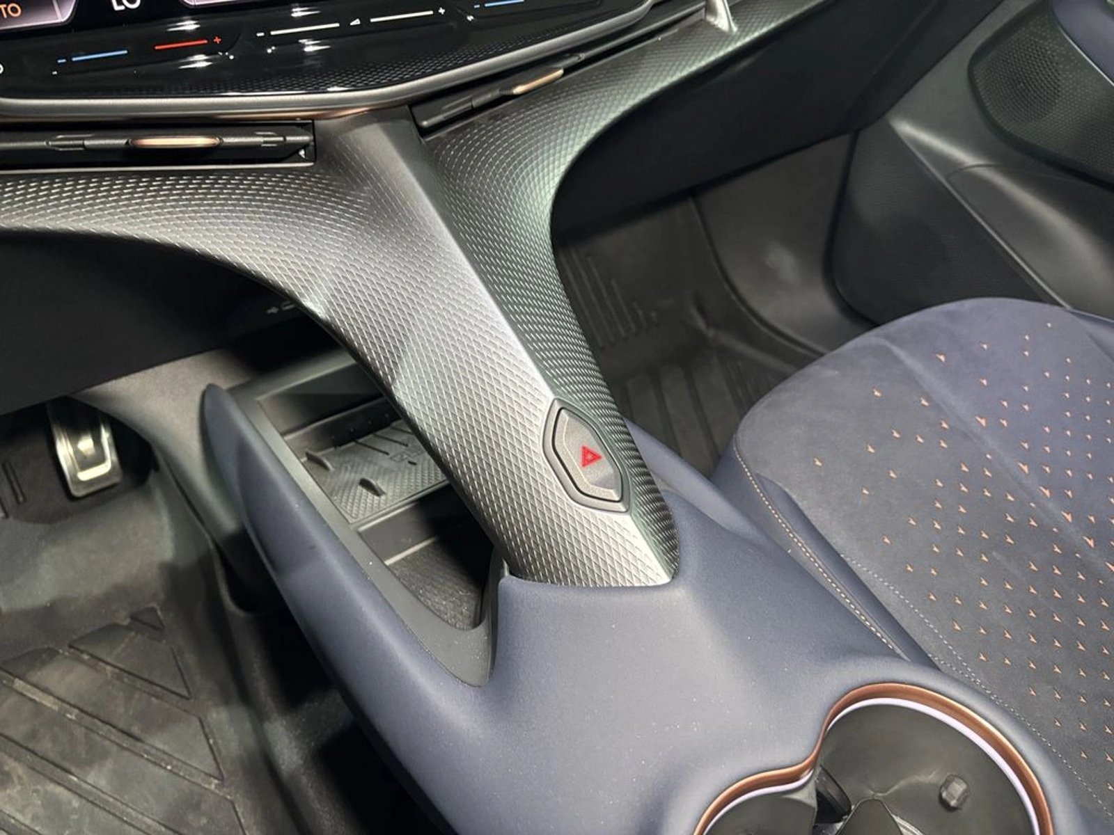 Cupra TAVASCAN Adrenaline 82 kWh 2026 - Imagen 20 de 20