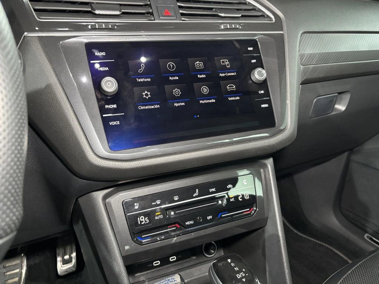 Volkswagen TIGUAN 2.0 R-LINE AT 4X4 2025 - Imagen 19 de 20