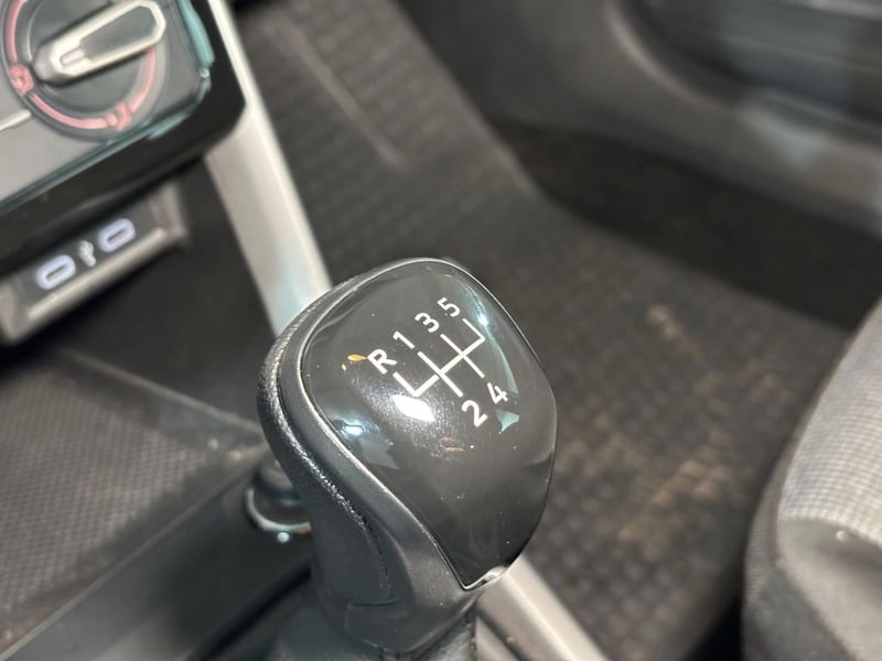 Volkswagen T-CROSS 1.0 TSI MT Trendline 2025 - Imagen 17 de 20