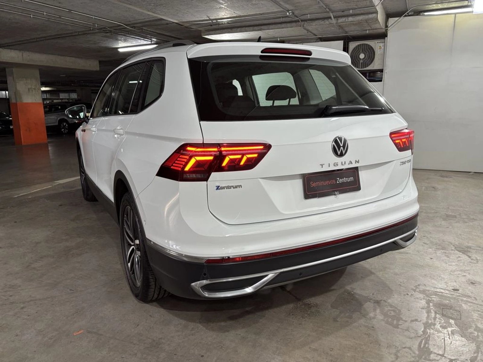 Volkswagen TIGUAN 1.4 TSI AT Highline 2024 - Imagen 6 de 18
