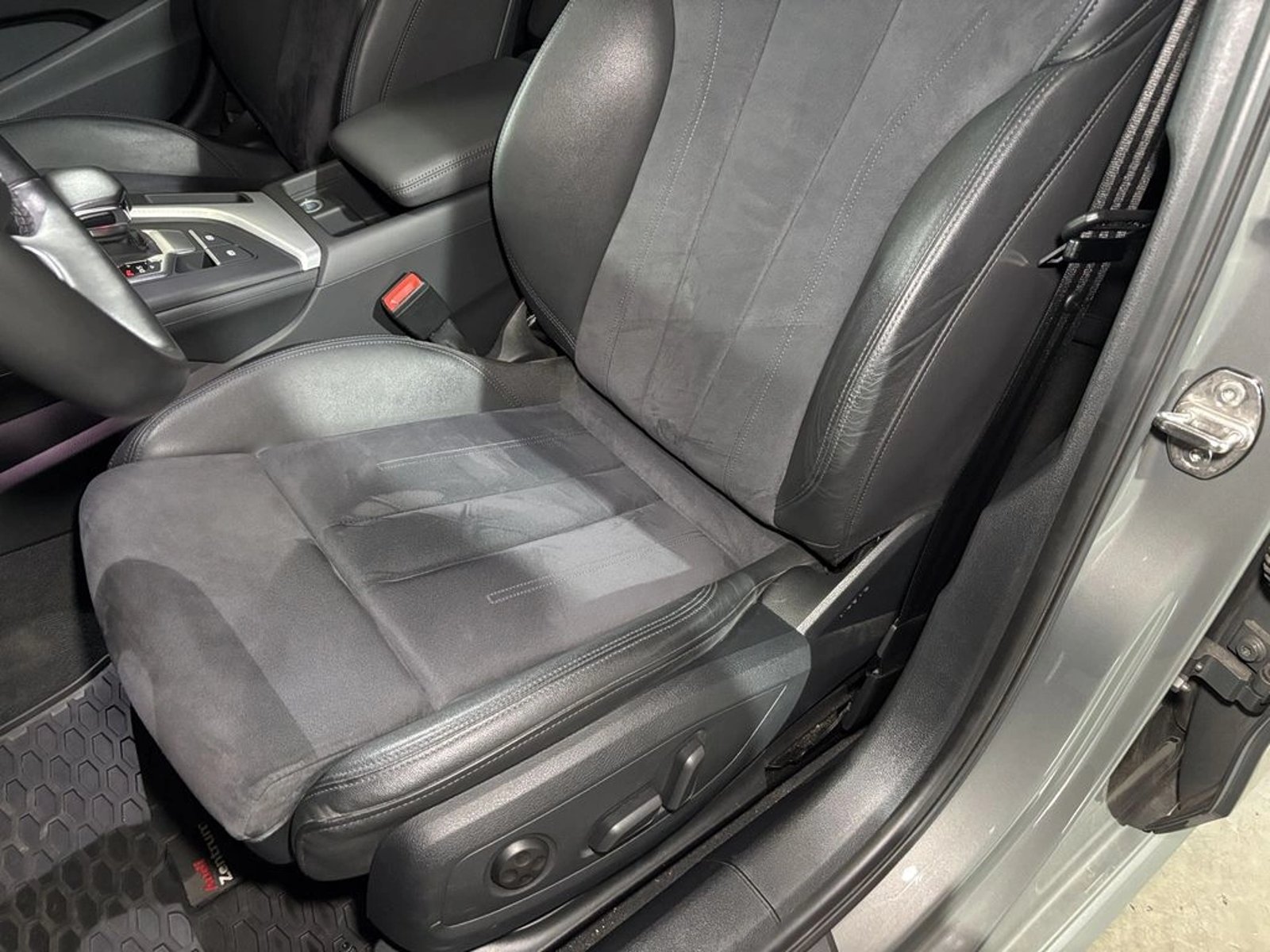 Audi A4 35 TFSI Sport 2023 - Imagen 13 de 20