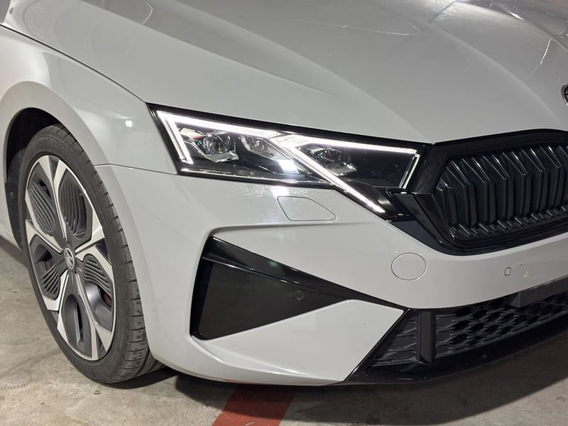 Skoda OCTAVIA 2.0 TFSI - VRS 2027 - Imagen 4 de 20