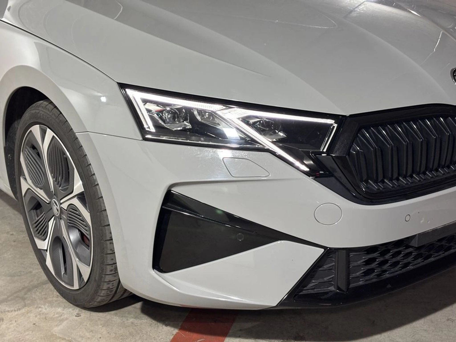 Skoda OCTAVIA 2.0 TFSI - VRS 2027 - Foto 4 de 20