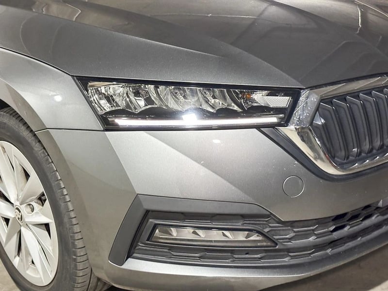 Skoda OCTAVIA 1.4 TSI AMBITION 2025 - Imagen 4 de 14