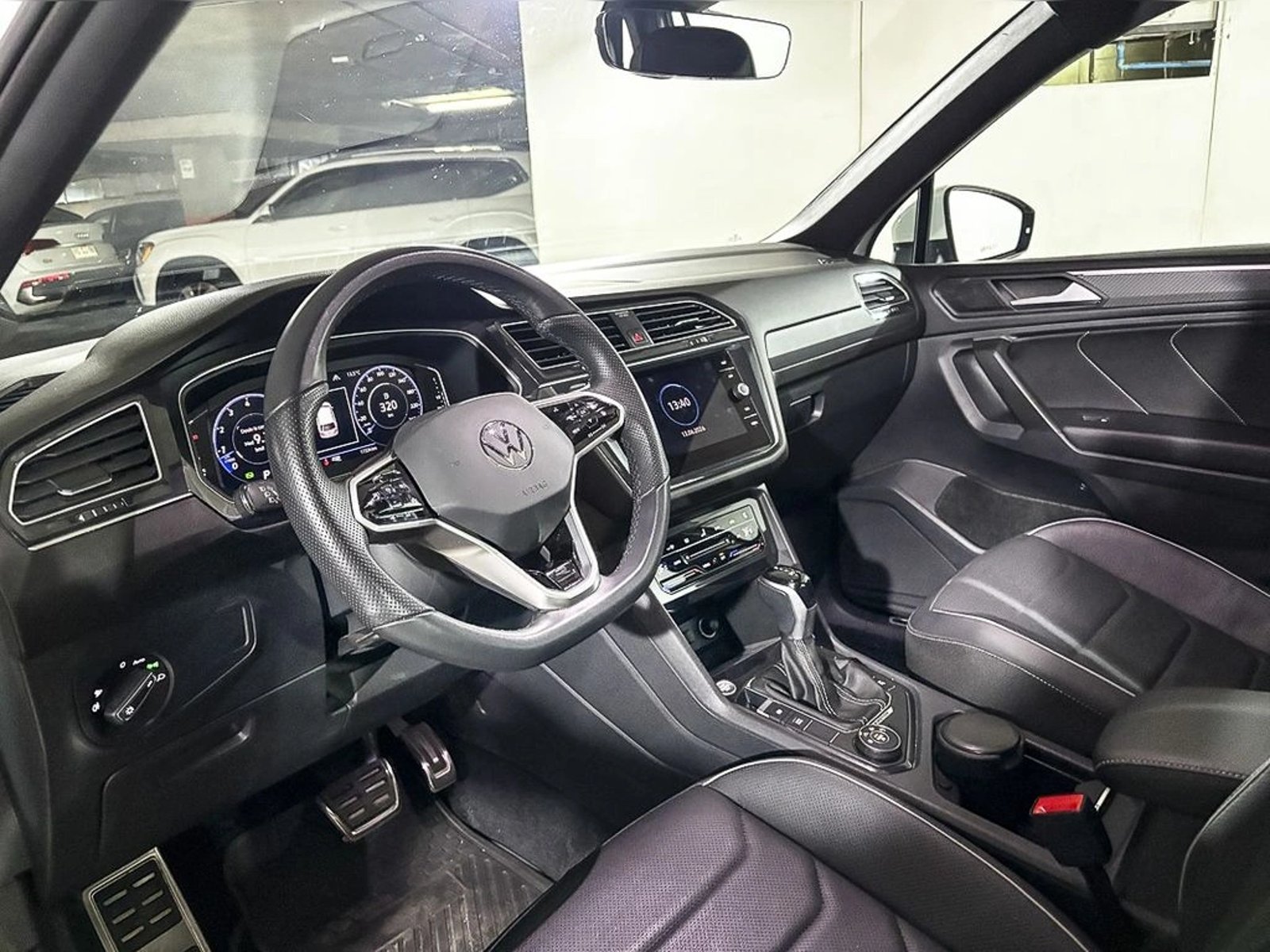 Volkswagen TIGUAN 2.0 TSI R-LINE 4MOTION 4X4 AT 5P 2025 - Imagen 10 de 16