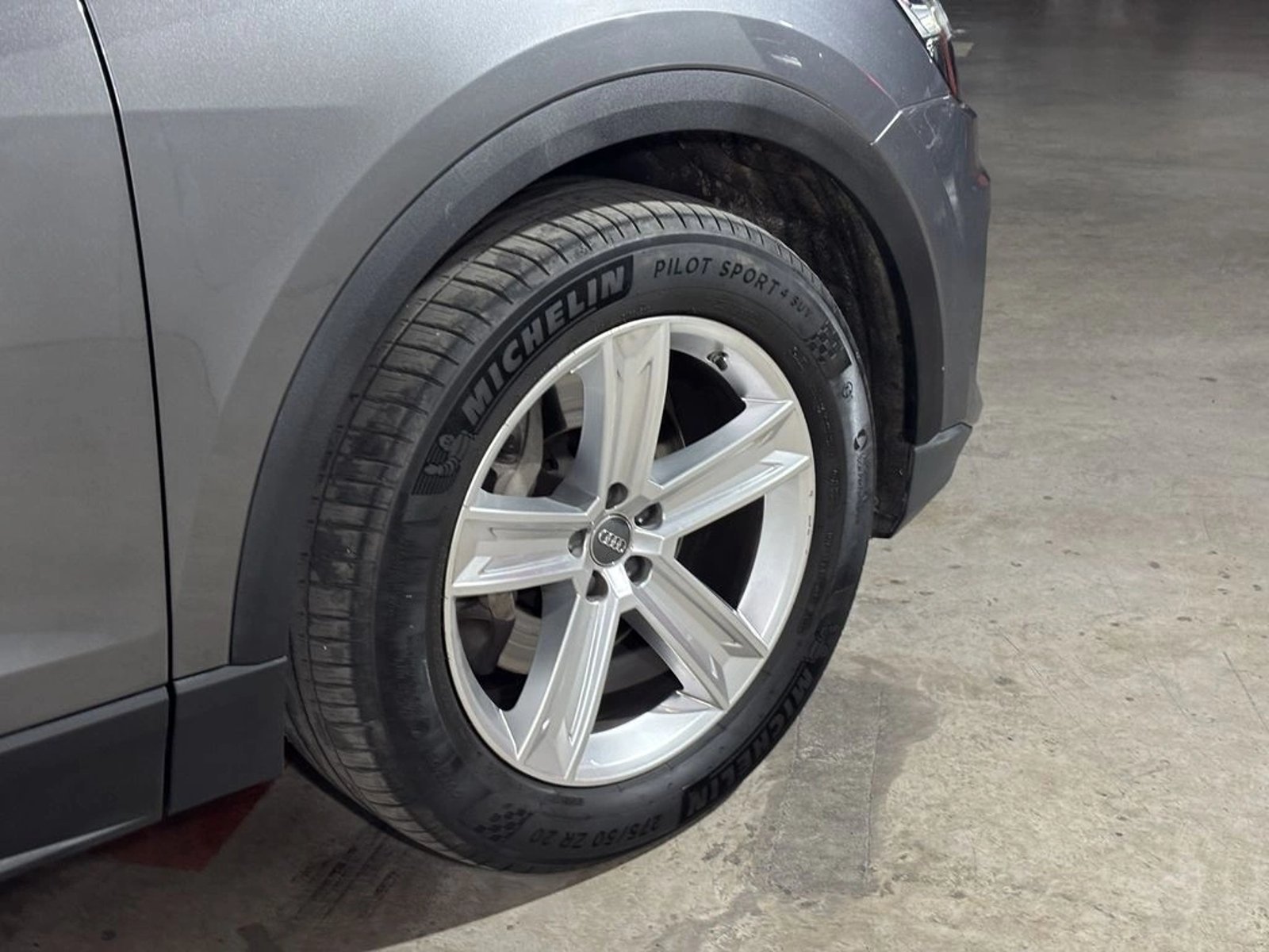 Audi Q8 55 TFSI 4X4 3.0 AUT 2021 - Foto 5 de 20