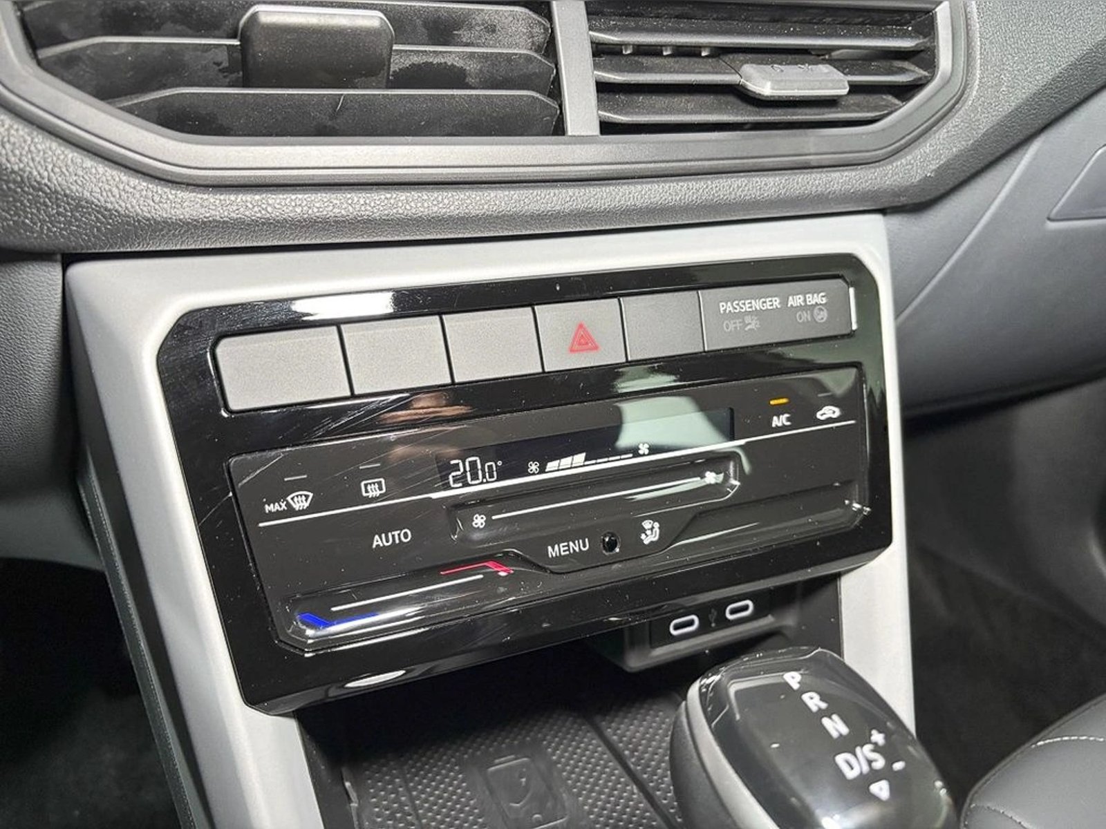 VOLKSWAGEN T-CROSS 1.0 TSI AT Comfortline 2026 - Imagen 12 de 17