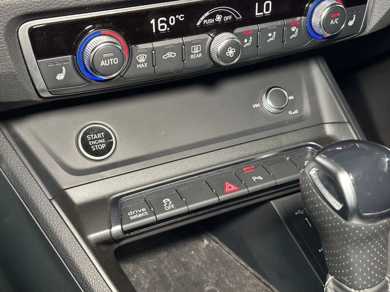 Audi Q3 35 TFSI 1.4 AUT S-Line 2024 - Imagen 17 de 20