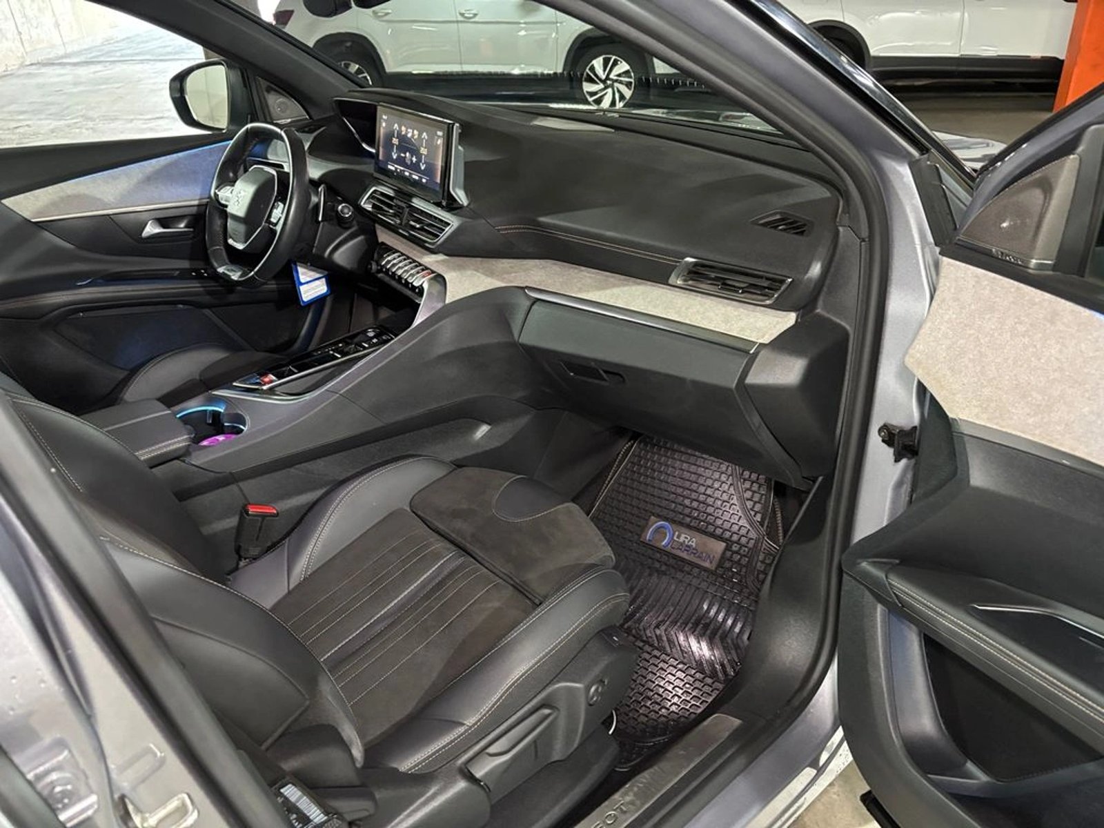 Peugeot 5008 PURETECH 180 EAT8 1.6 AUT 2023 - Imagen 6 de 20