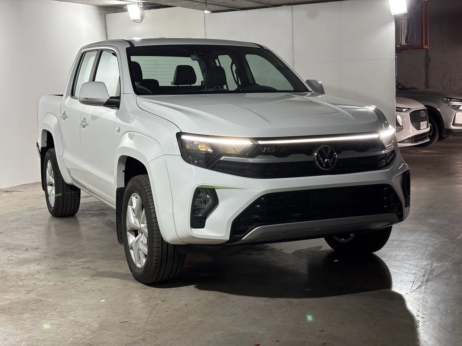 VOLKSWAGEN AMAROK V6 3.0 TDI AT Highline 4Motion 2025 - Foto 3 de 20