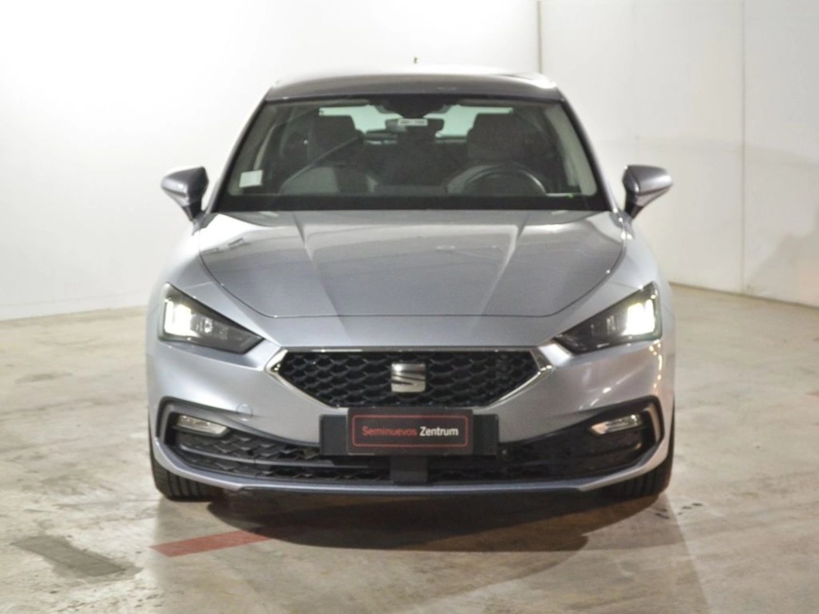 SEAT LEON TSI AT8 1.4 AUT 2023 - Foto 2 de 10
