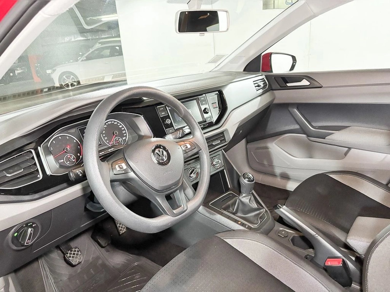 VOLKSWAGEN POLO 1.6 COMFORTLINE MT 2023 - Imagen 9 de 16