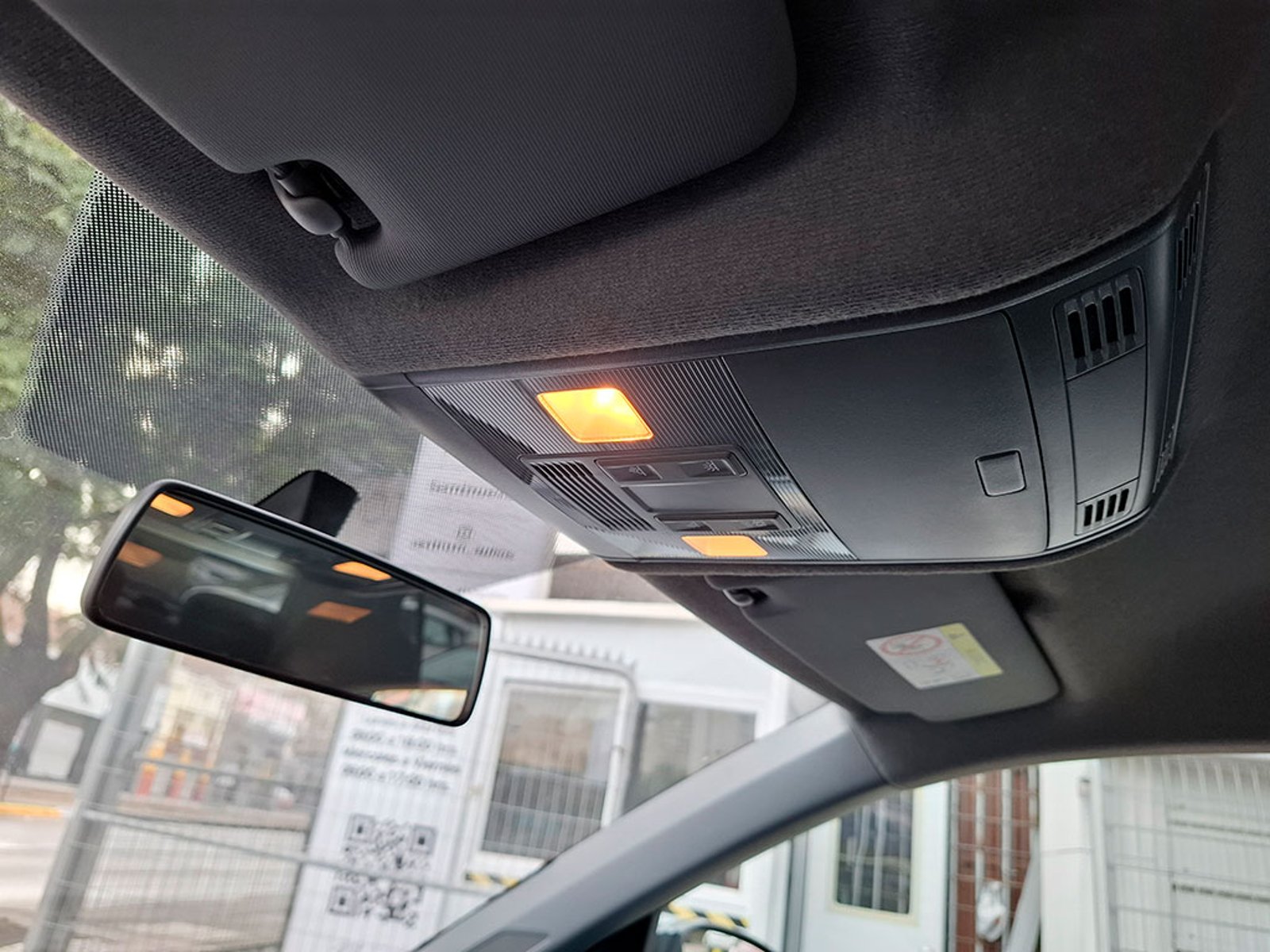 VOLKSWAGEN T-CROSS 1.0 TSI TRENDLINE LITE 2023 - Imagen 17 de 20