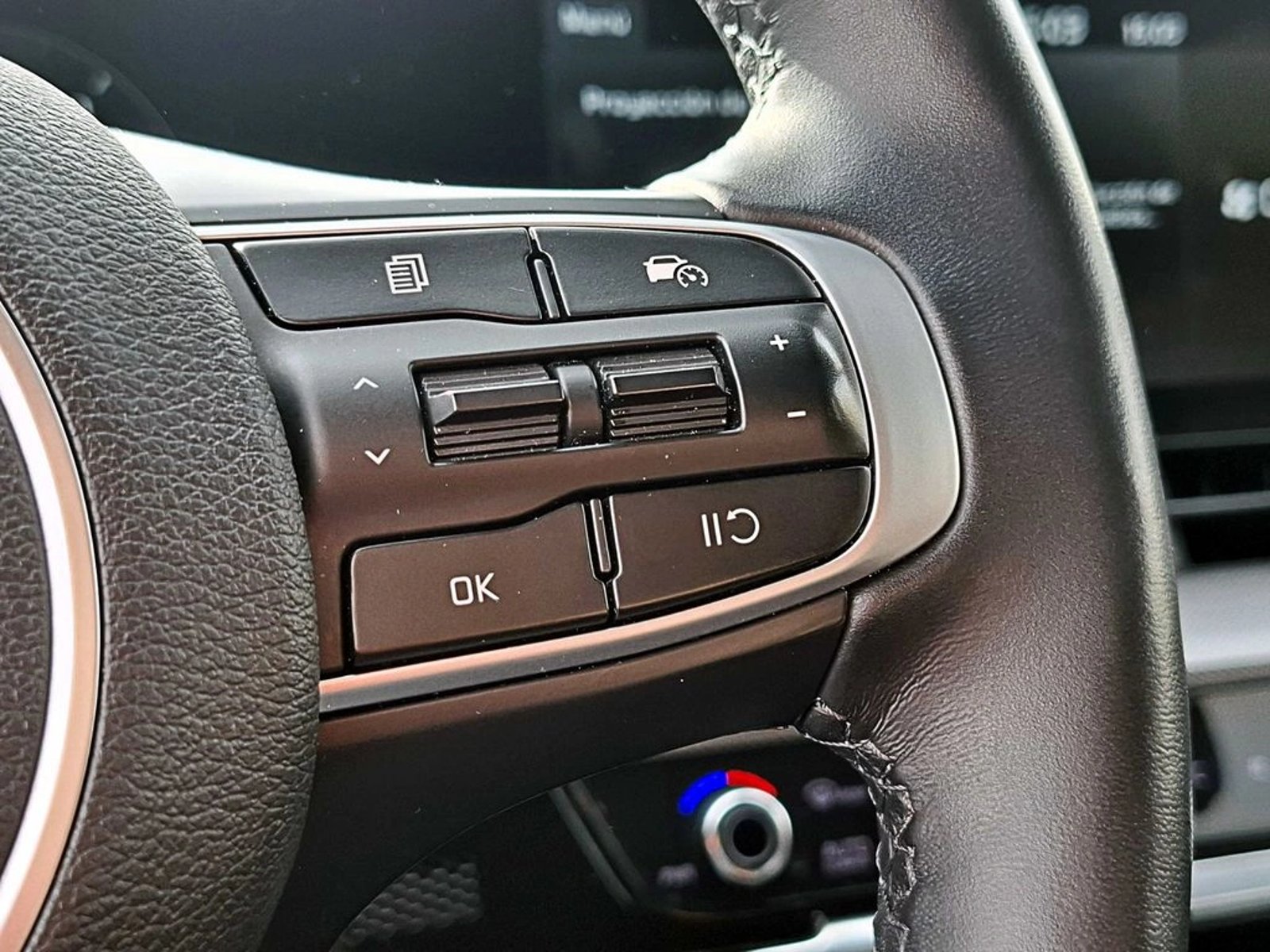KIA SPORTAGE 2.0 2WD 8AT 5P 2022 - Imagen 15 de 17
