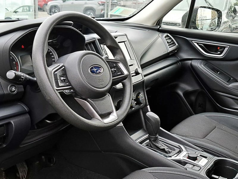 Subaru FORESTER AWD AT 2023 - Imagen 8 de 17