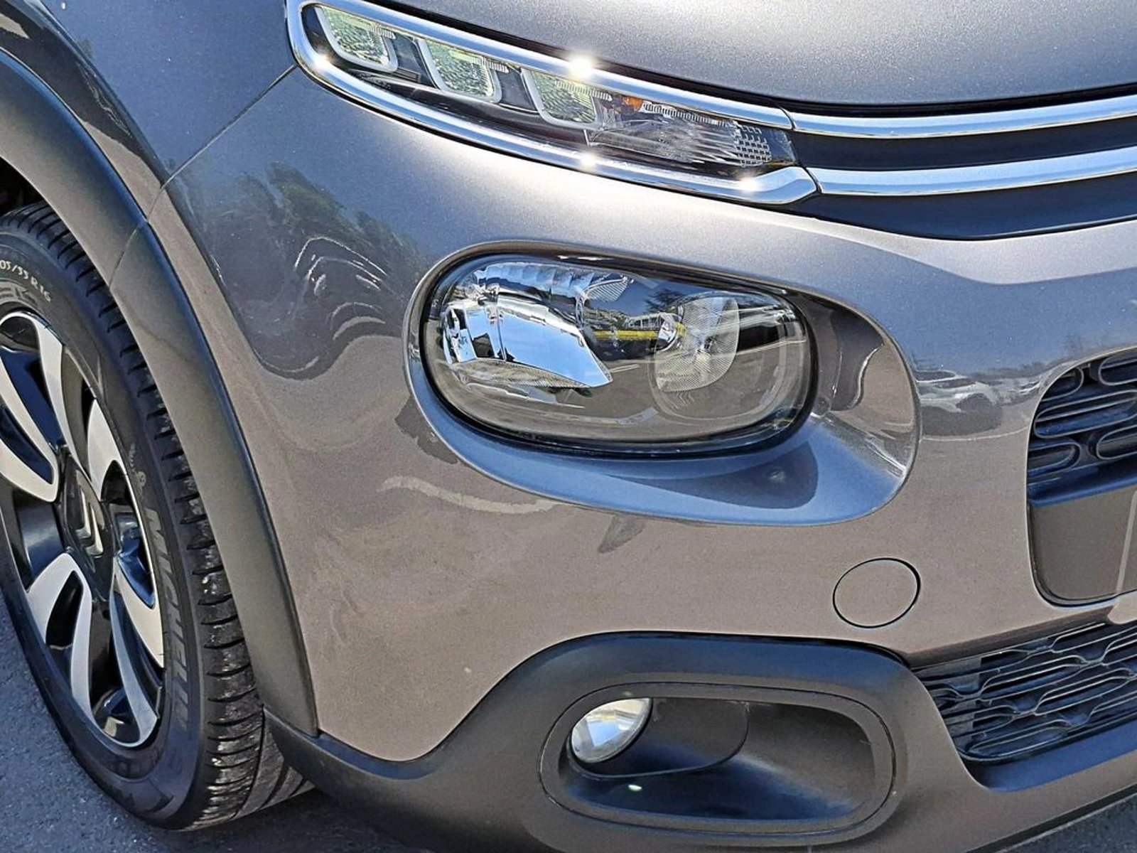 Citroën C3 1.2  MT 5P 2021 - Foto 3 de 18