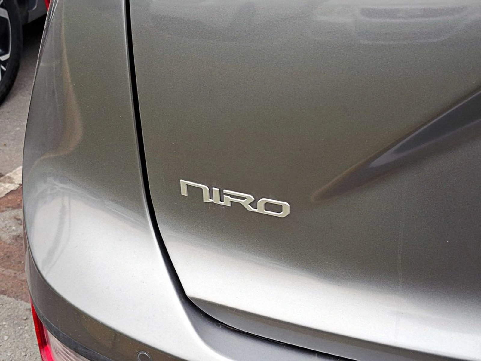 Kia NIRO AT 2024 - Imagen 6 de 17