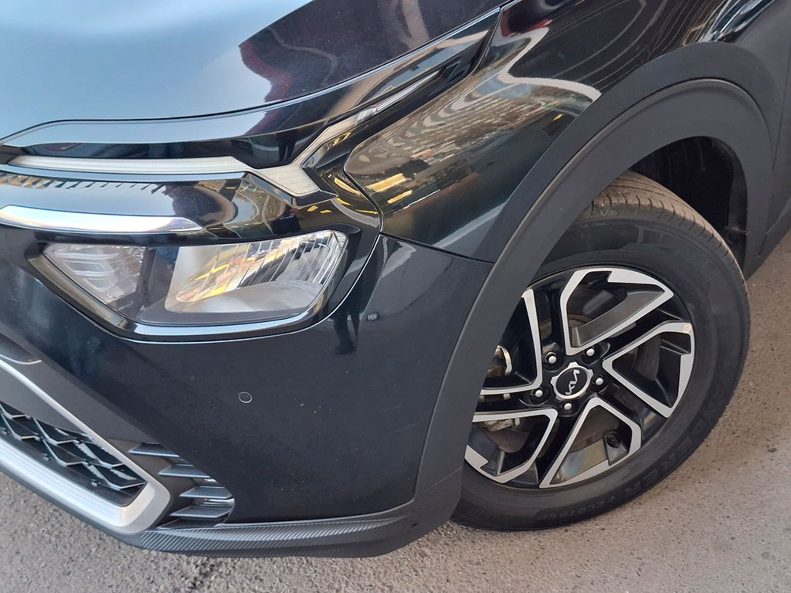KIA CARENS 1.4 EX 7DCT TURBO-GDI FULL 7P 2024 - Imagen 7 de 20