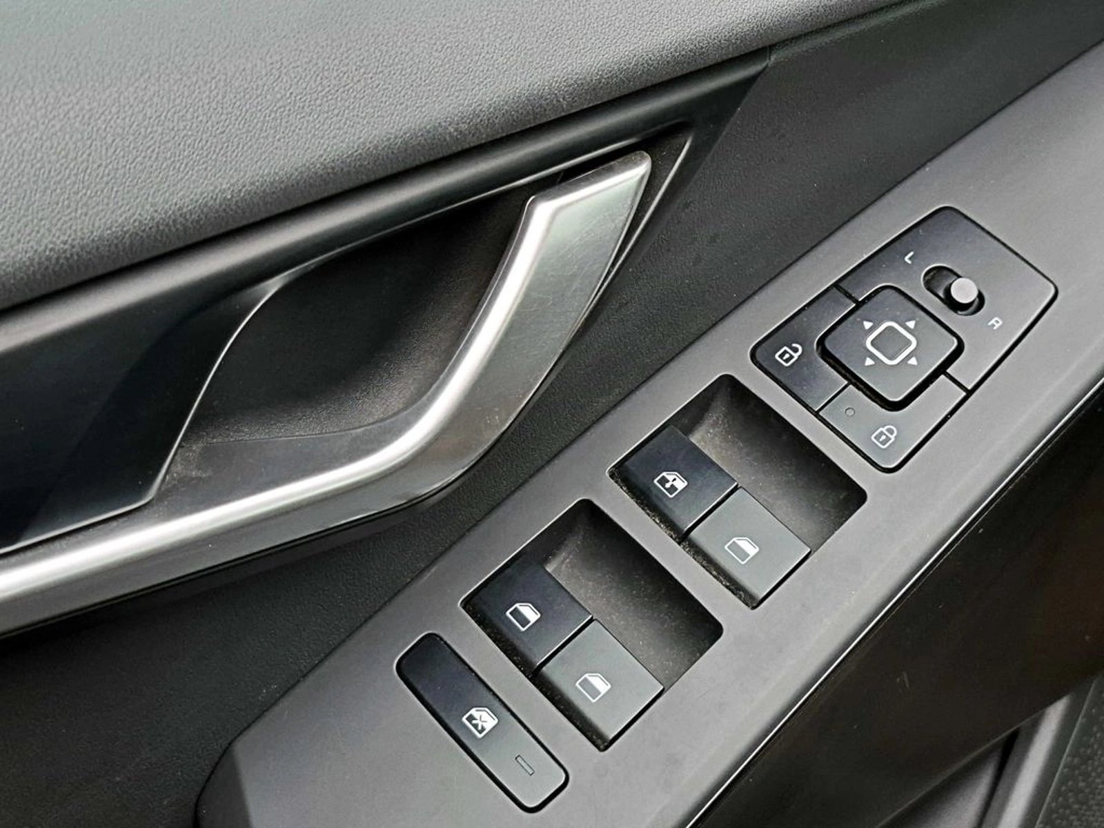 Kia NIRO 1.6 LX AT HIBRIDO 2024 - Imagen 9 de 17