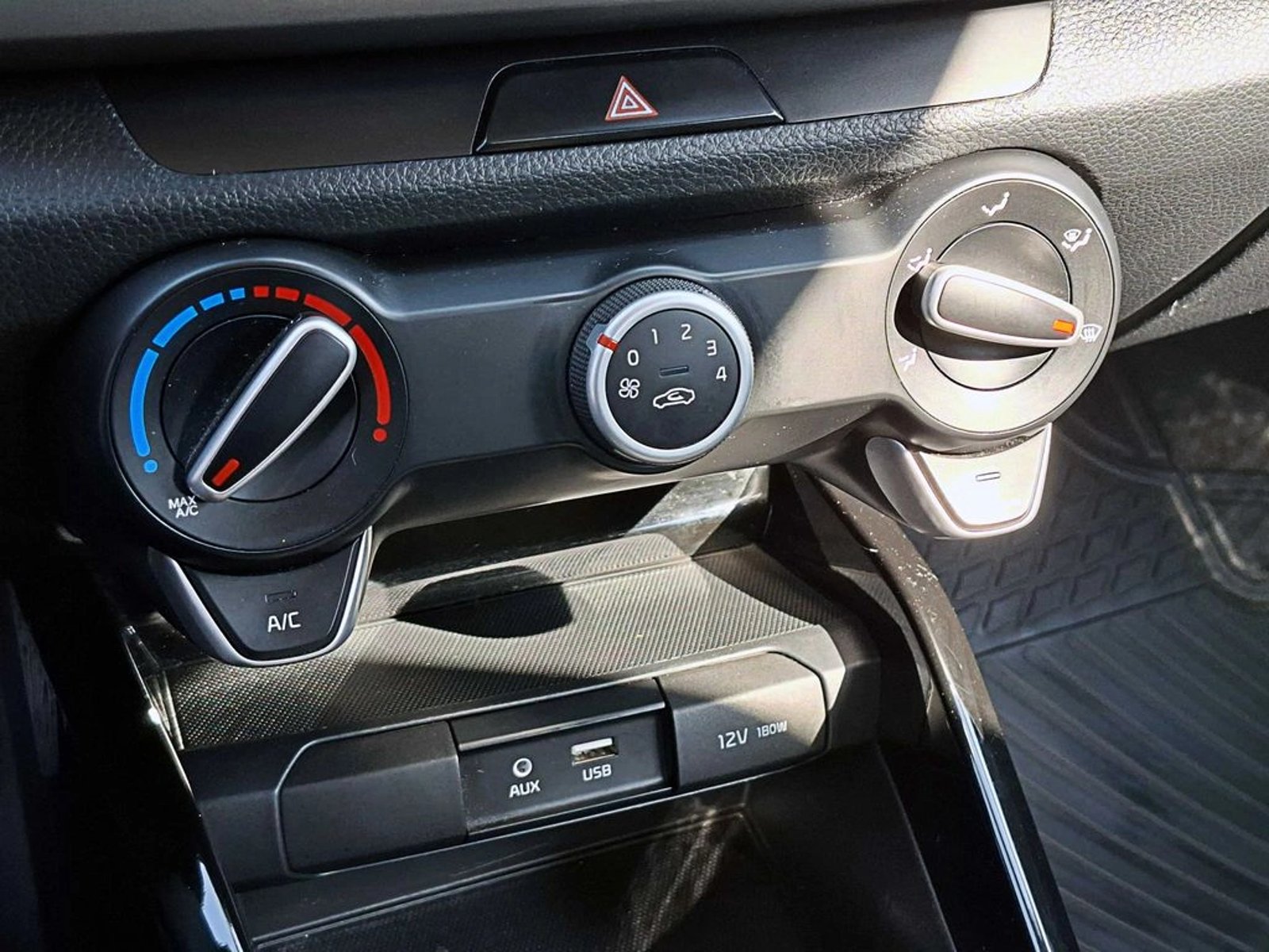 KIA RIO 5 EX 1.4 6MT FULL 2020 - Imagen 18 de 19