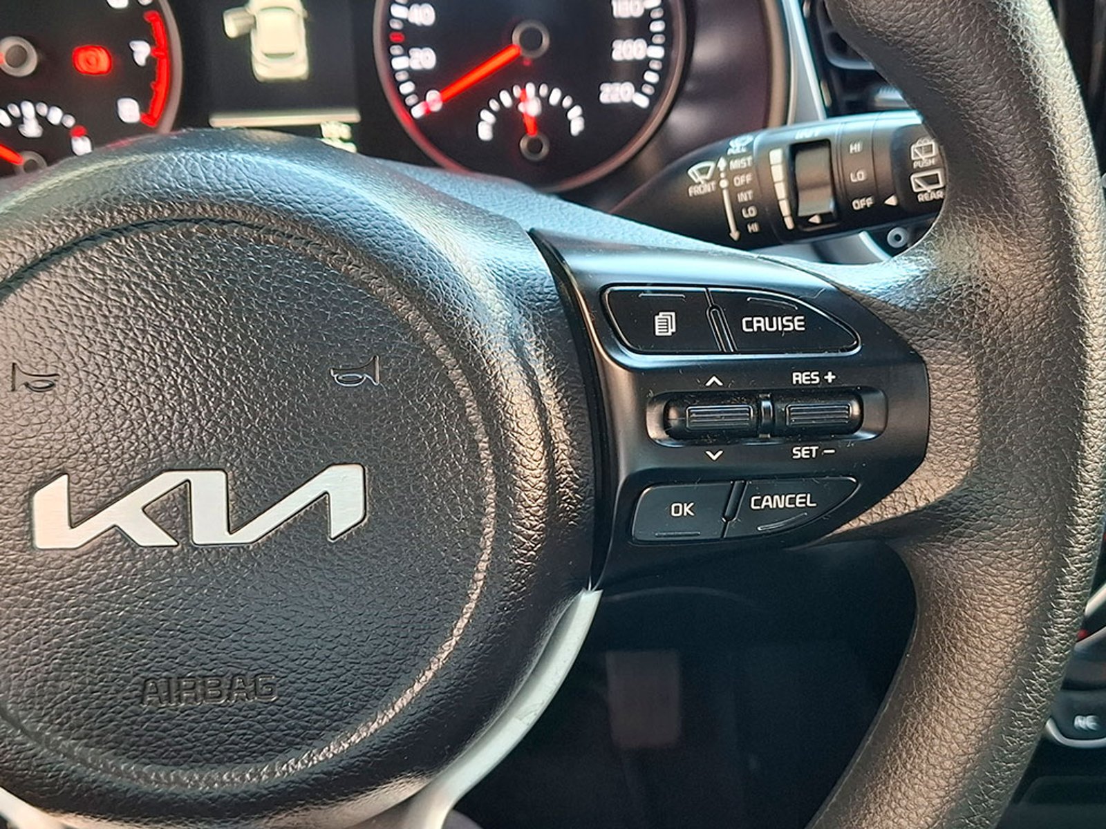 KIA RIO 5 EX 1.4L 6MT RI FULL 2024 - Imagen 12 de 20