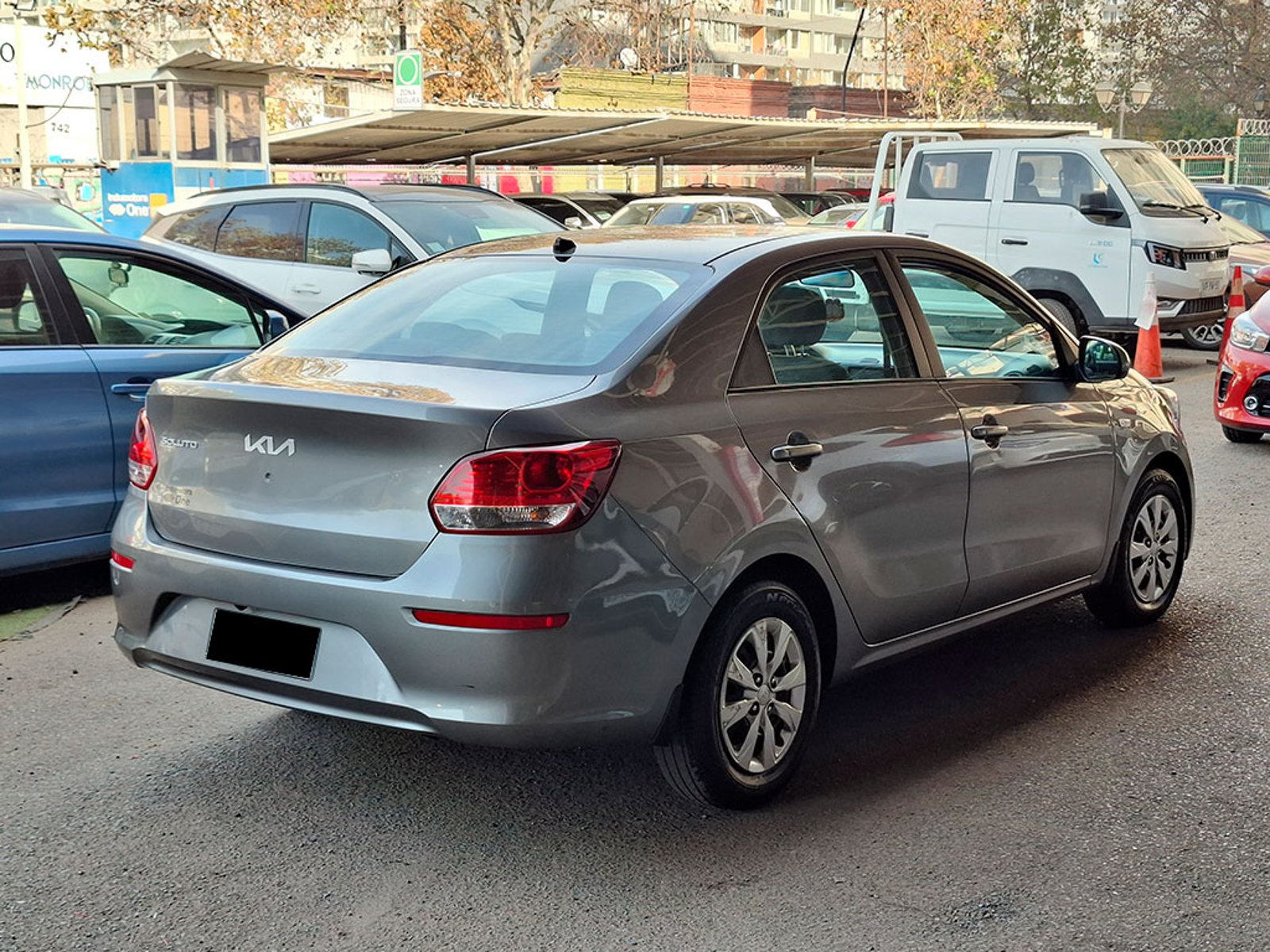 KIA SOLUTO LX 1.4L 5MT AC 2023 - Imagen 6 de 20