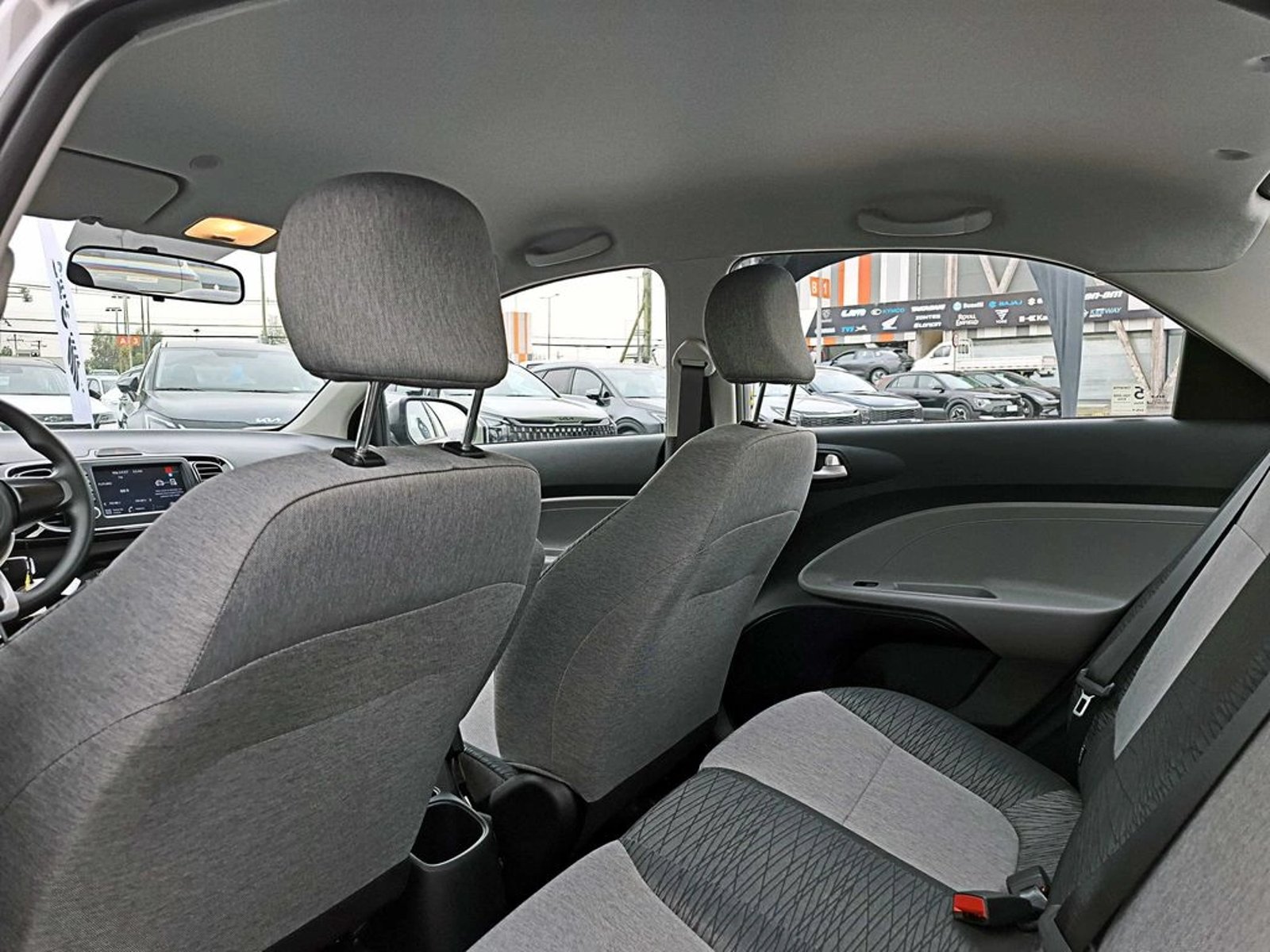 Kia SOLUTO MT 2026 - Imagen 12 de 18