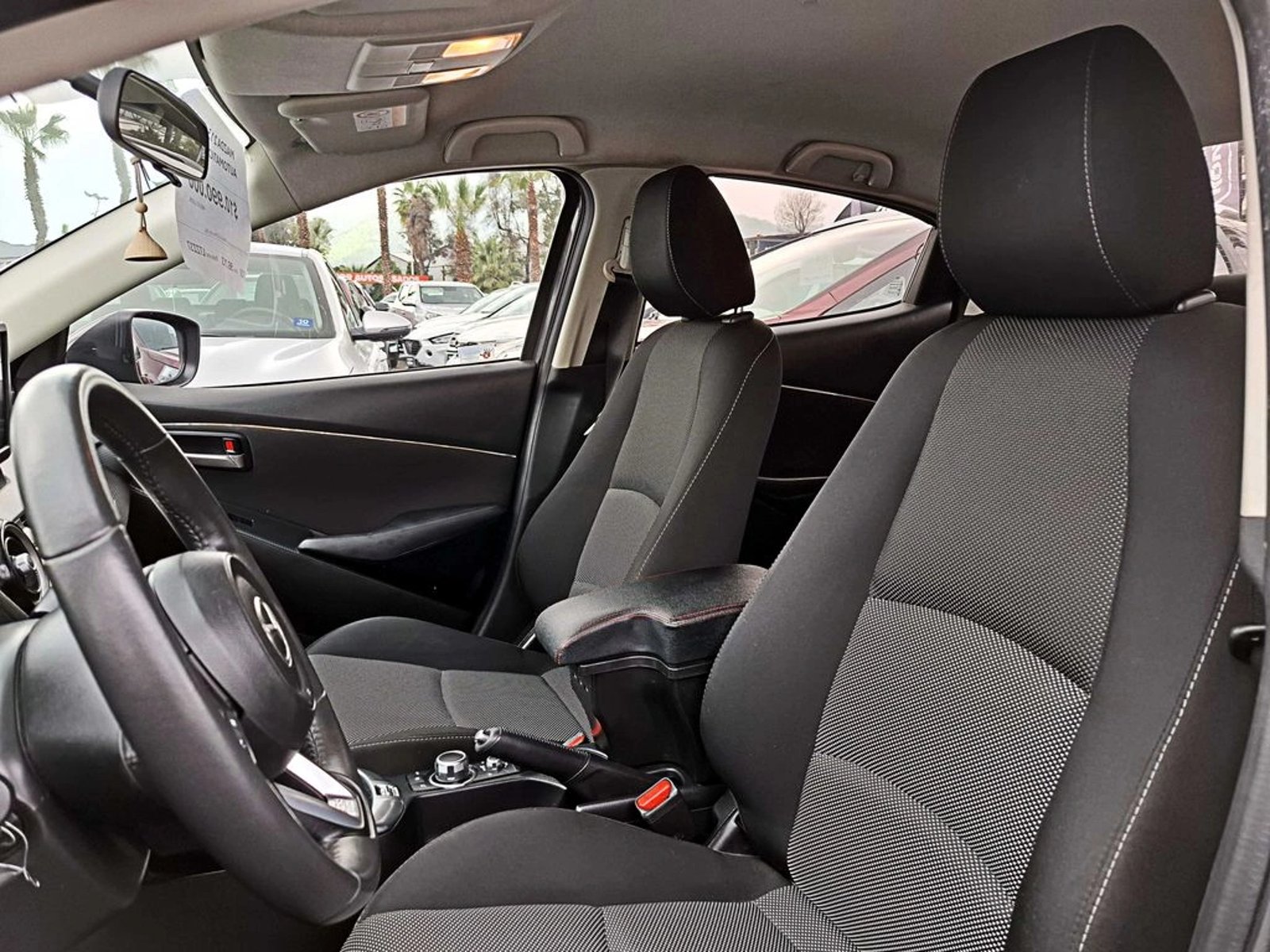 Mazda 2 SEDAN 1.5 V 4X2 6AT 4P 2020 - Imagen 10 de 17